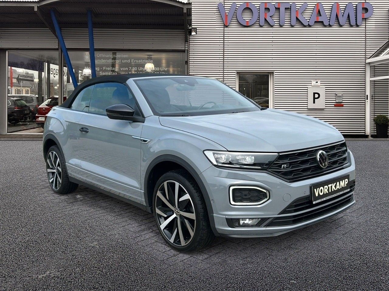 Volkswagen T-Roc R-Line Edition Plus - Samsaru's Car Outlet