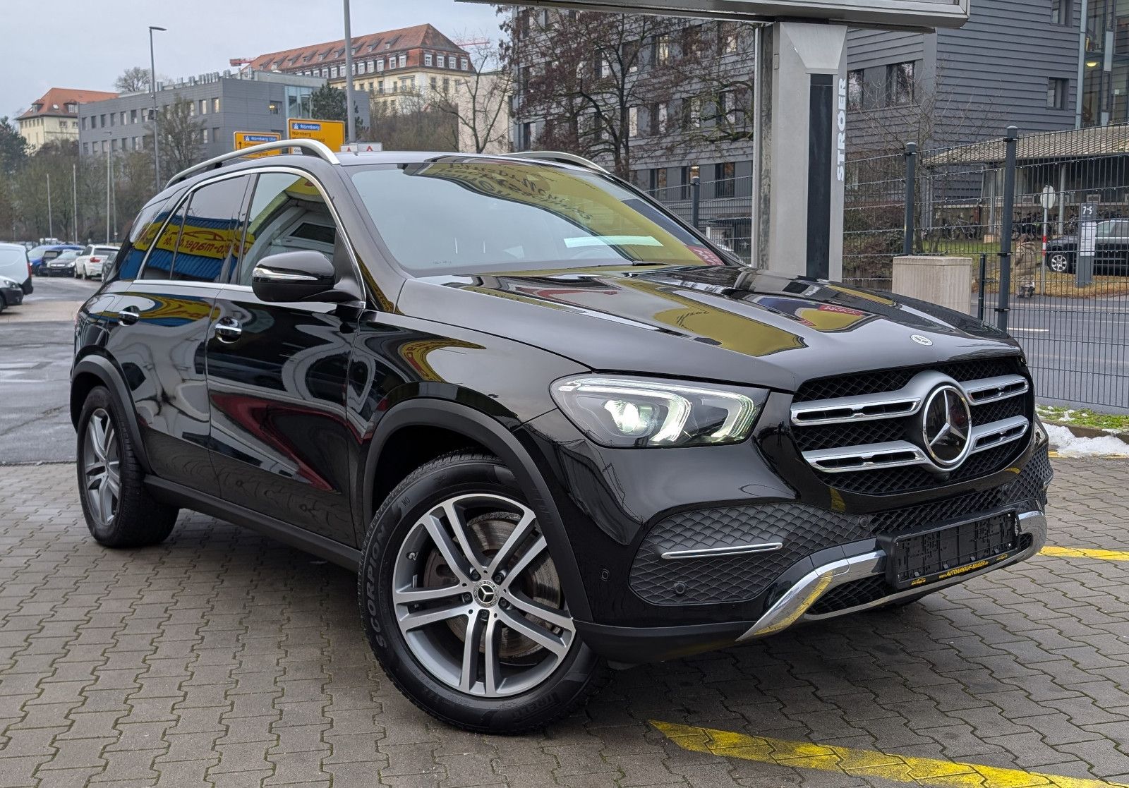 Mercedes-Benz GLE 350e4Matic*1Hd*Dis+*AHK*360°PANO*JungeSterne
