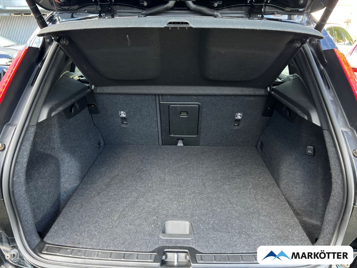 Volvo XC40 T4 Recharge Inscription Expression AHK/PANO