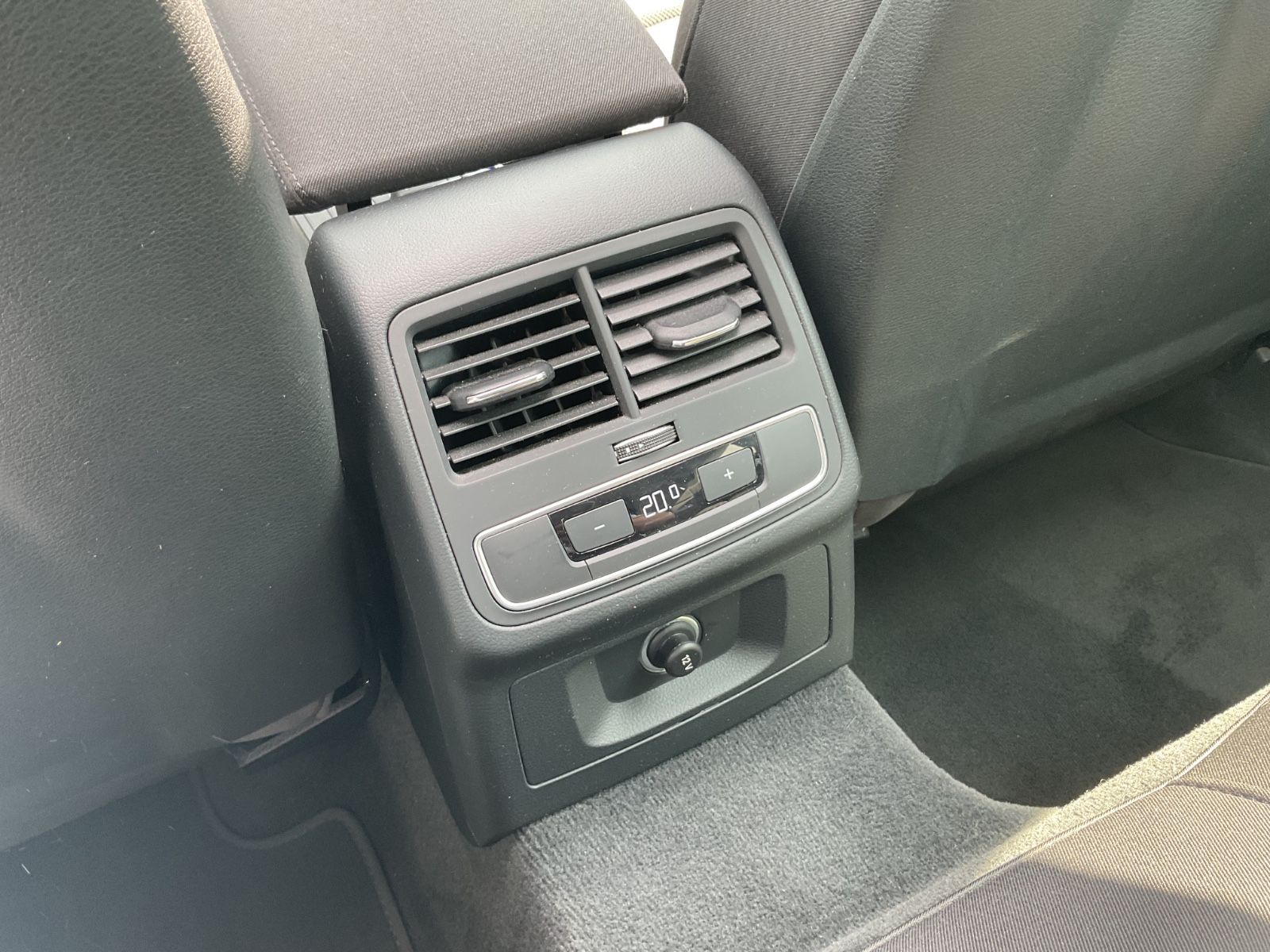 Audi A4 Avant 35 TFSI S-tronic - Samsaru's Car Outlet
