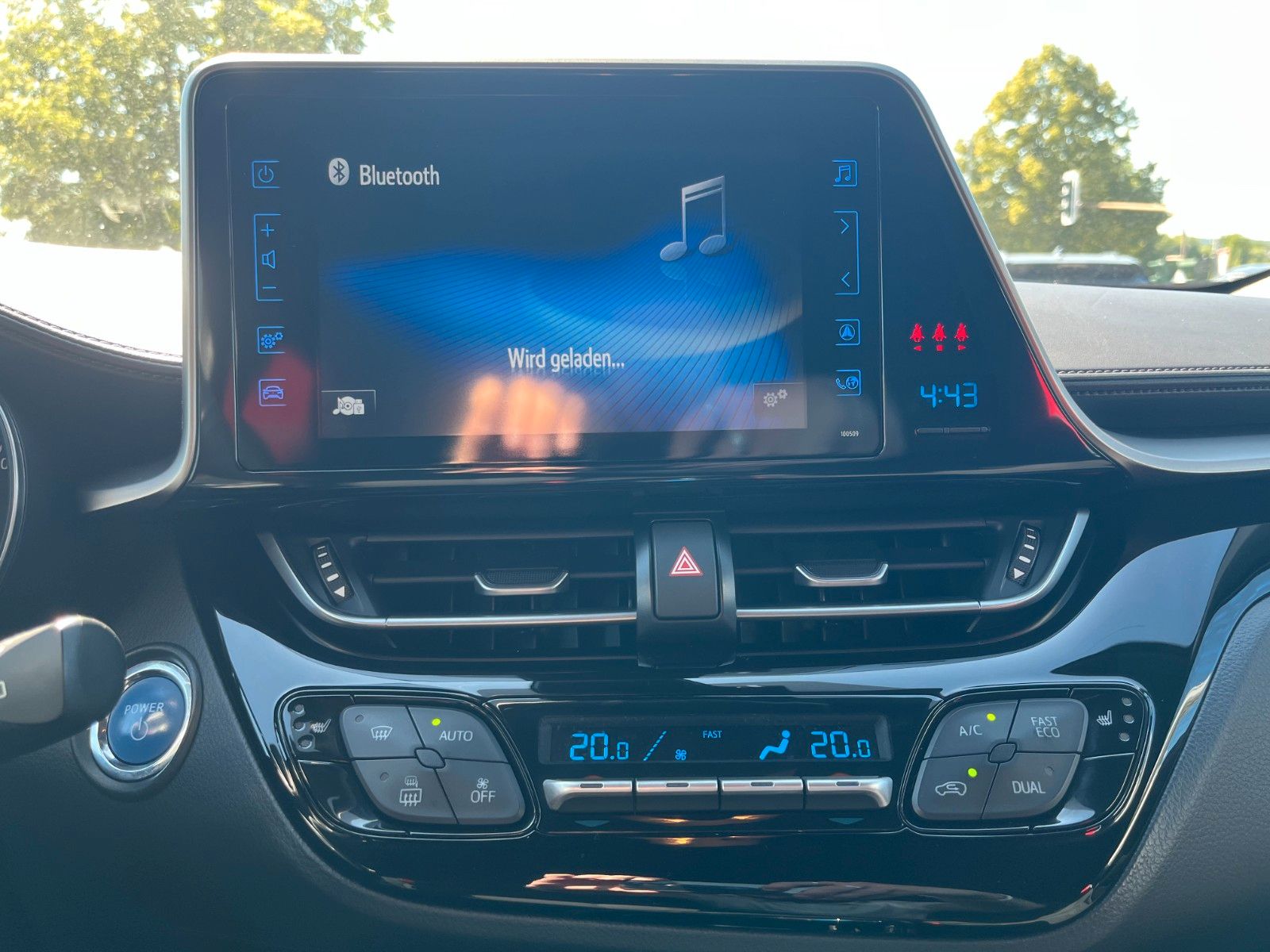 Toyota C-HR Hybrid Club - Samsaru's Car Outlet