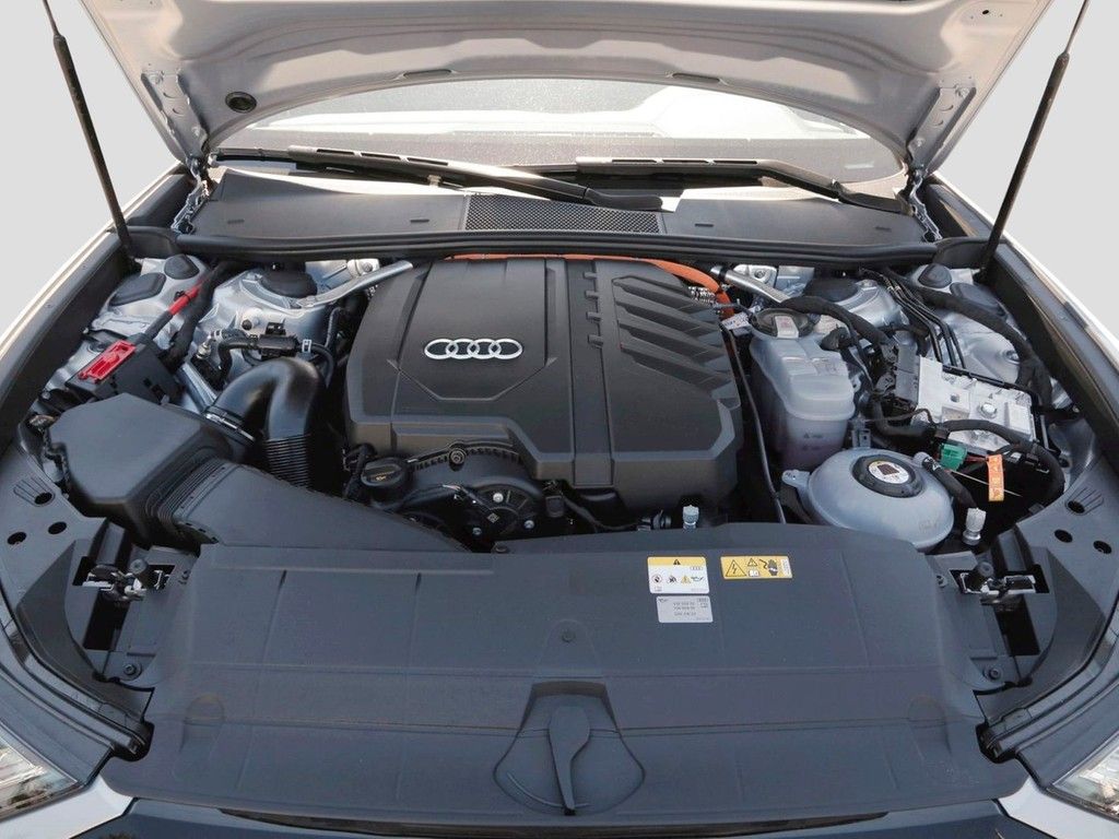 Audi A6 Avant 55 TFSI e Q S line - Samsaru's Car Outlet