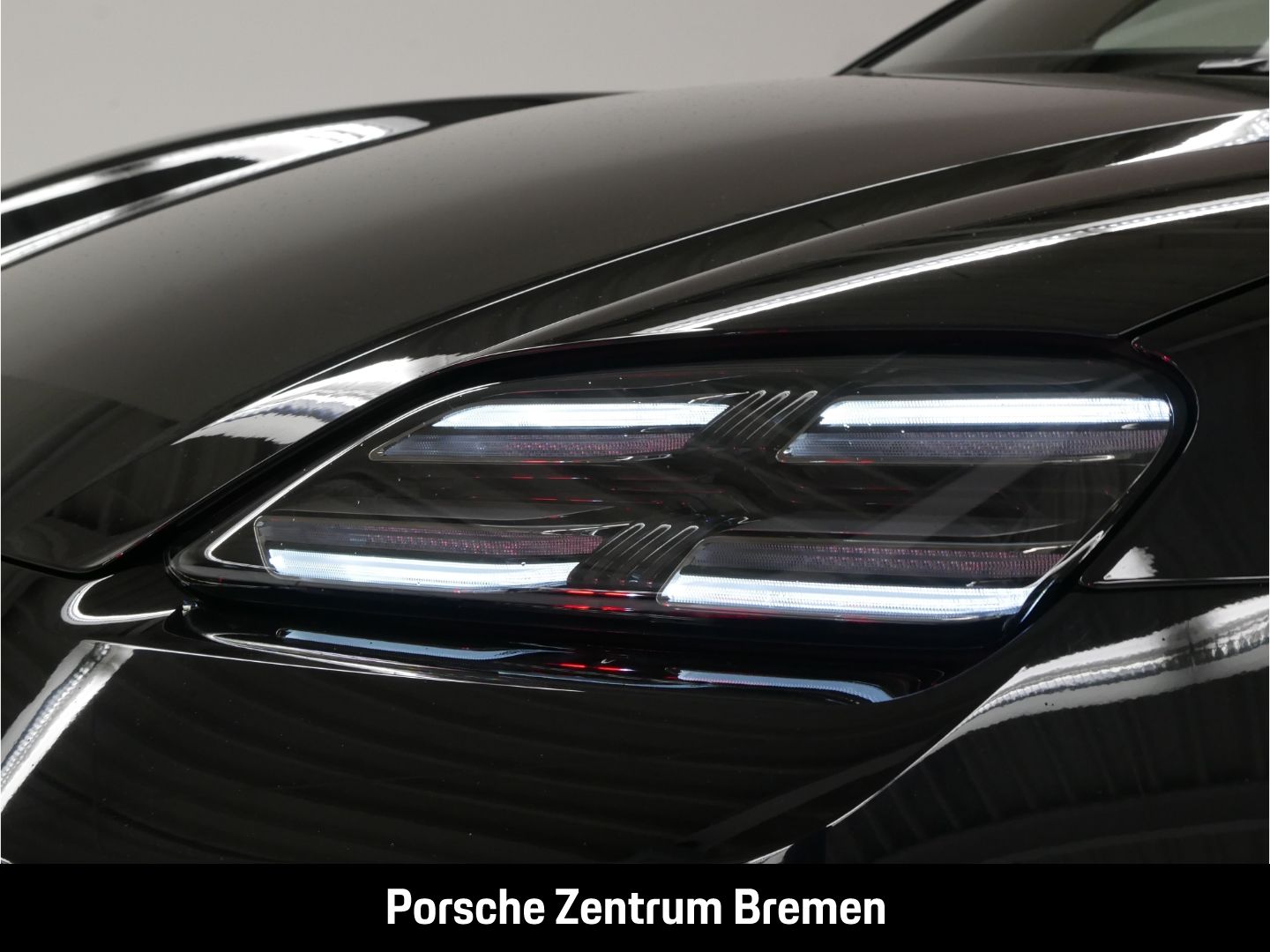Porsche Macan Electric Turbo Sportpaket - Samsaru's Car Outlet