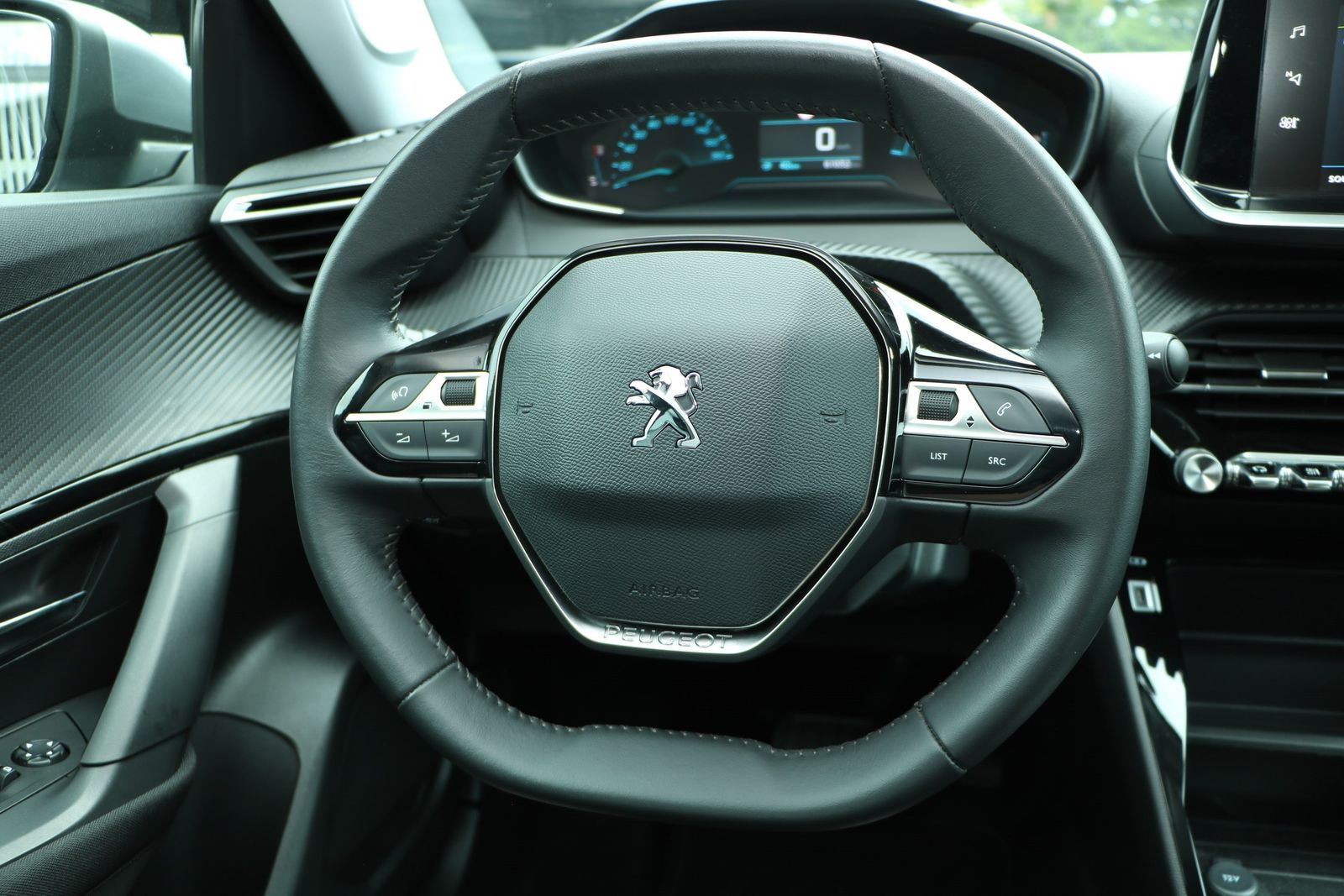 Peugeot 2008 136 e-Active - Samsaru's Car Outlet