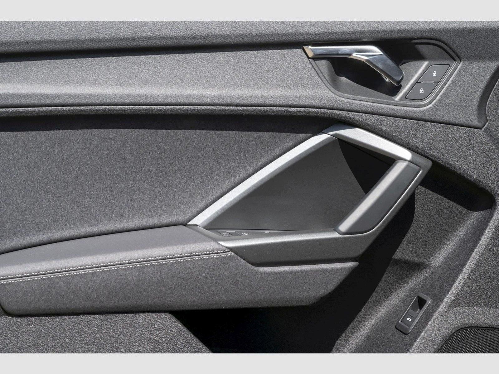 Audi Q3 S line 40 TDI quattro 'LED|AHK|Navi