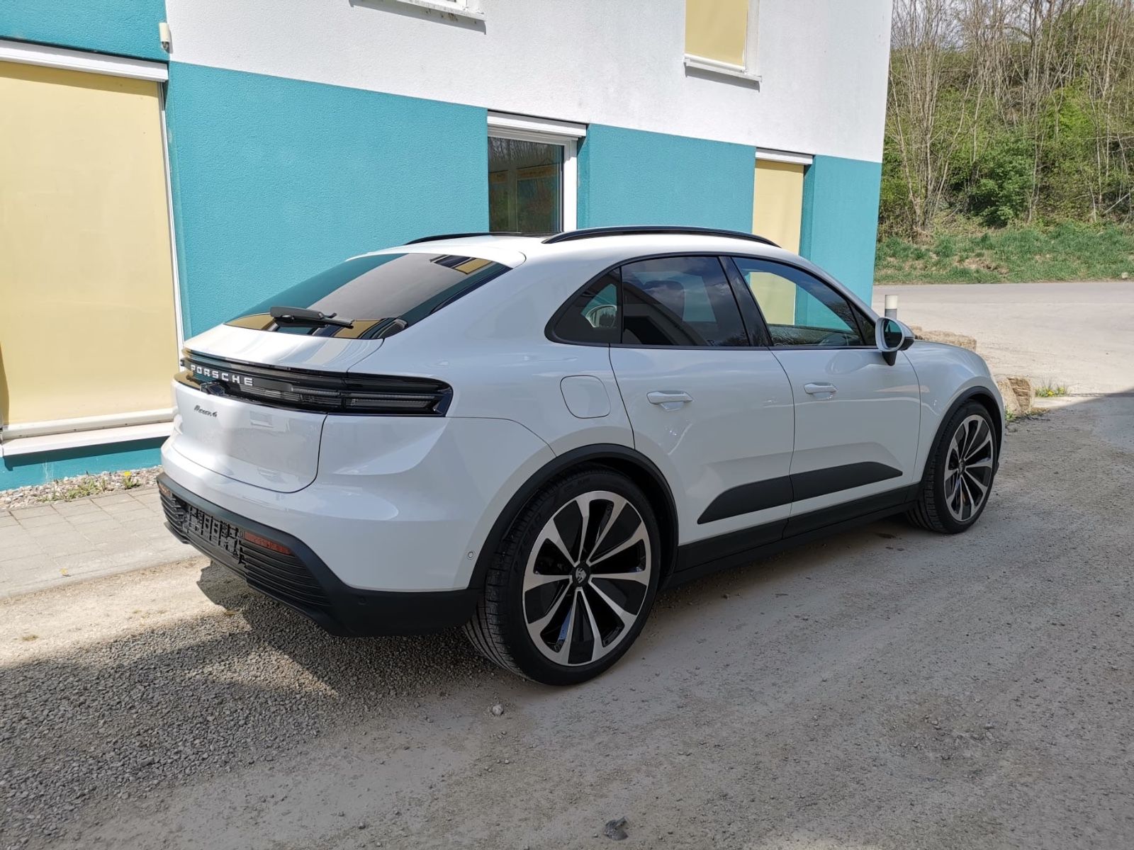 Porsche Macan 4 - Samsaru's Car Outlet