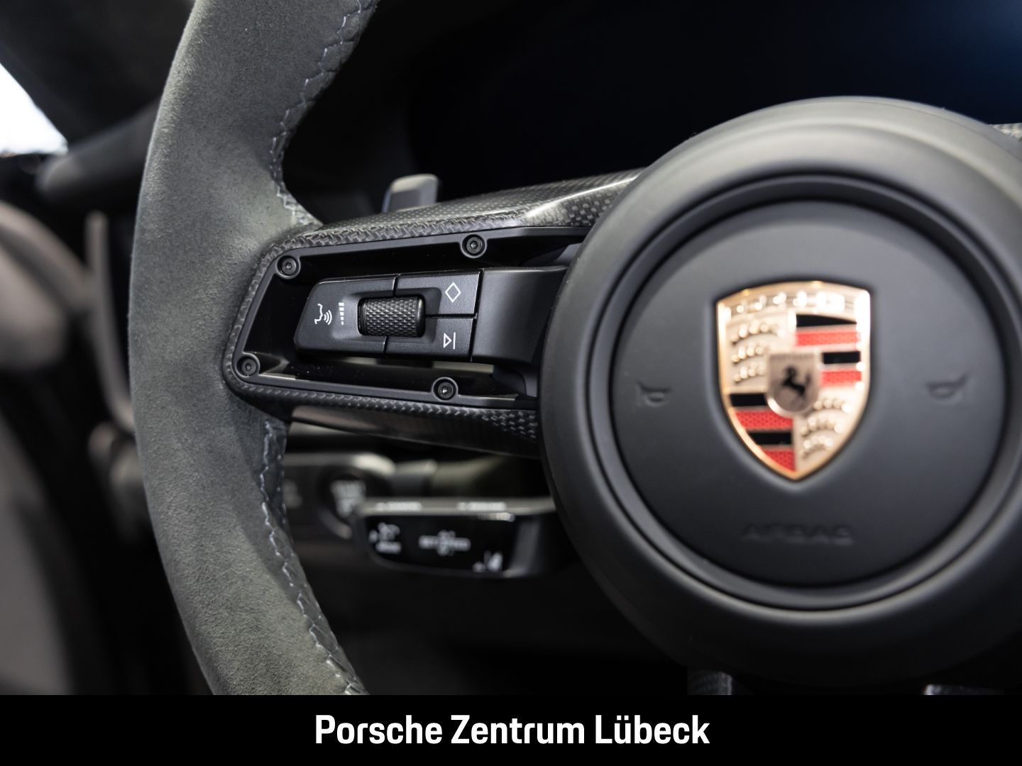 Porsche 992 911 Carrera 4 GTS BOSE Sportabgasanlage LED