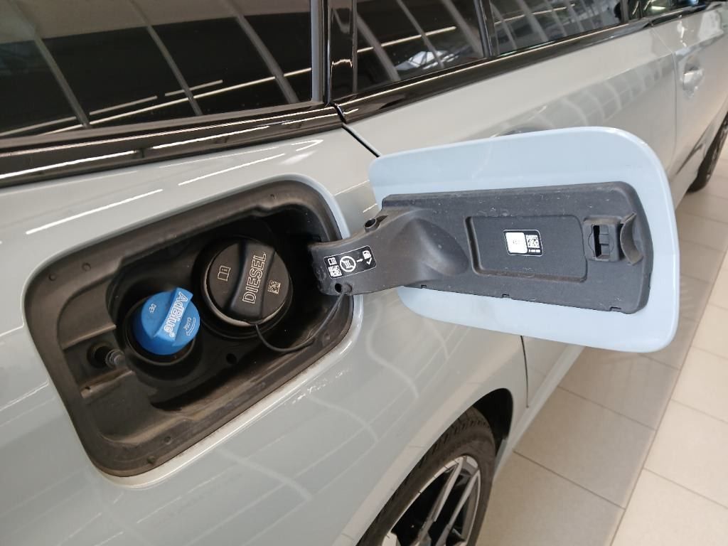 BMW 320 d xDrive M Sport LEDER/PANO/HuD/RFK/STHZ