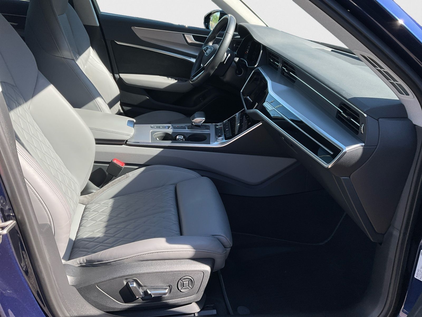 Audi A6 Limousine 55 TFSI e S line quattro - Samsaru's Car Outlet