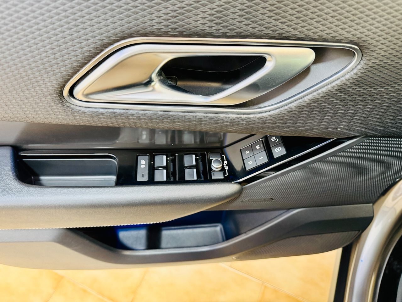 Range Rover Velar 2.0D - Samsaru's Car Outlet