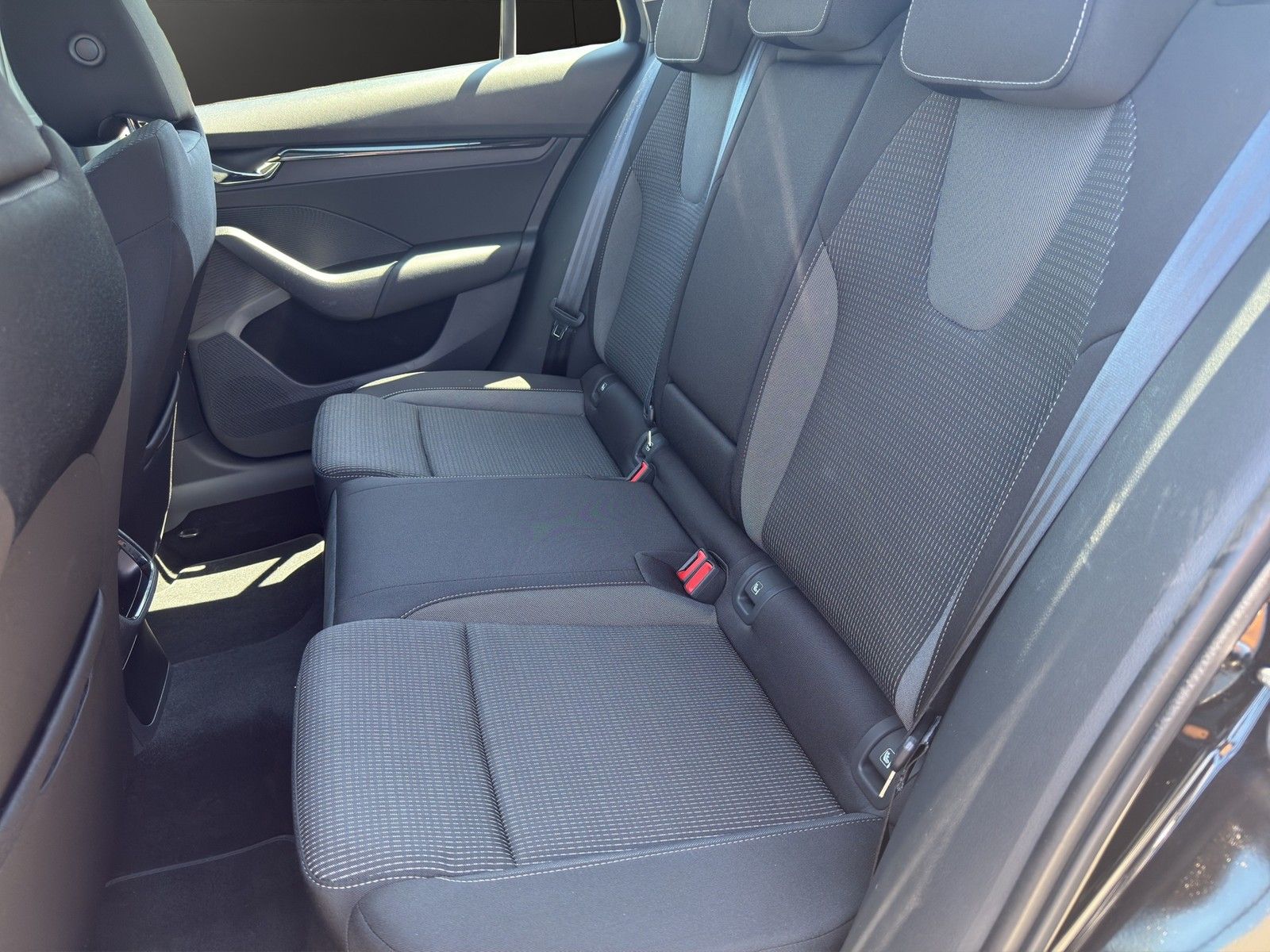Skoda Octavia Combi 2.0 TDI Ambition - Samsaru's Car Outlet