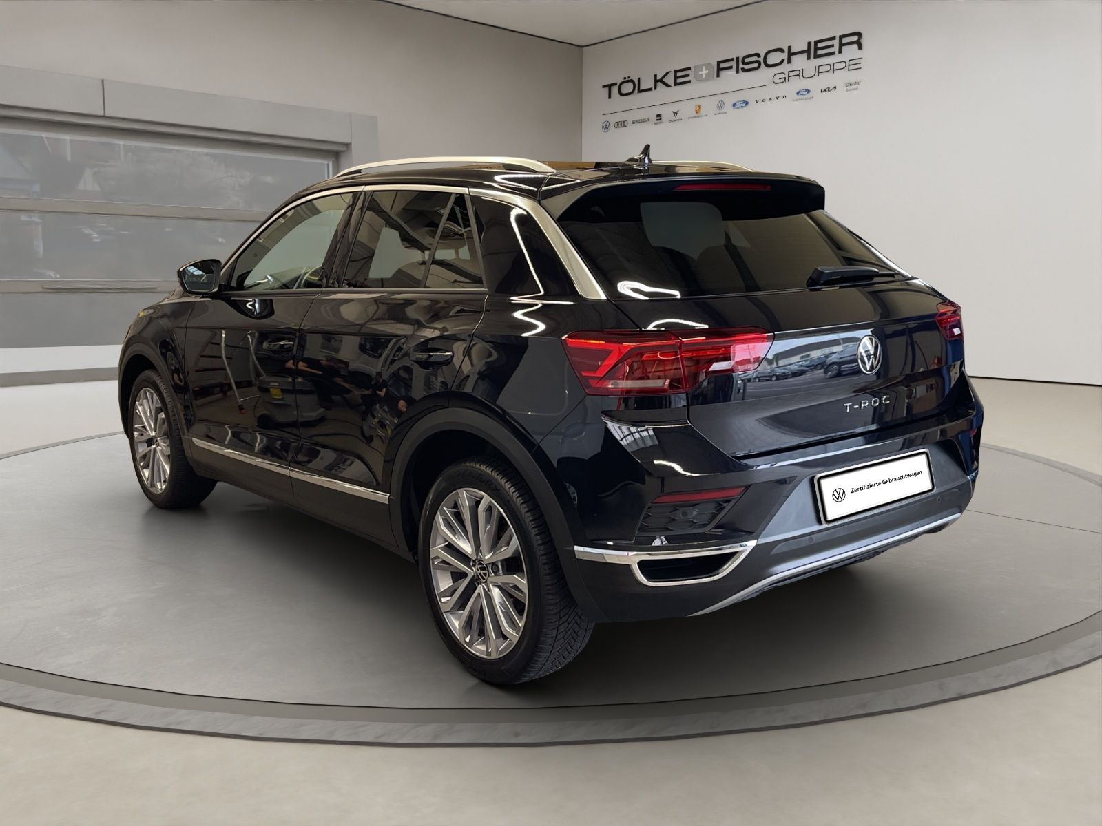 Volkswagen T-Roc 1.5 TSI Sport - Samsaru's Car Outlet