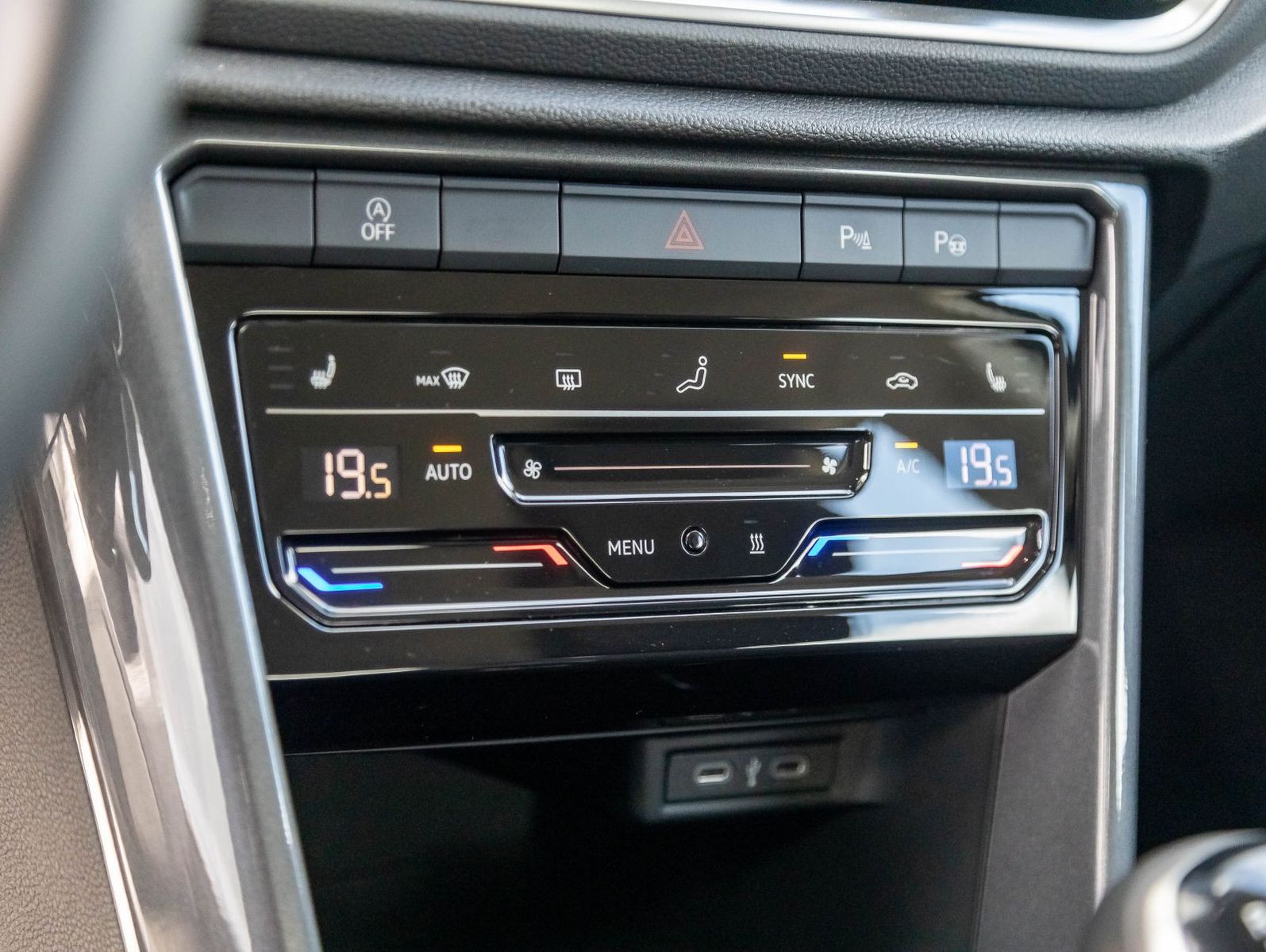 Volkswagen T-ROC 1.0 TSI Style - Samsaru's Car Outlet