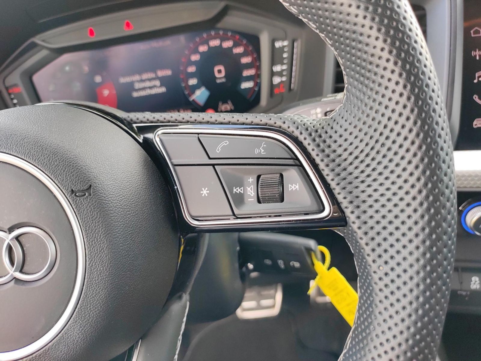 Audi A1 Sportback 25 TFSI S line int. S tronic *SHZ*