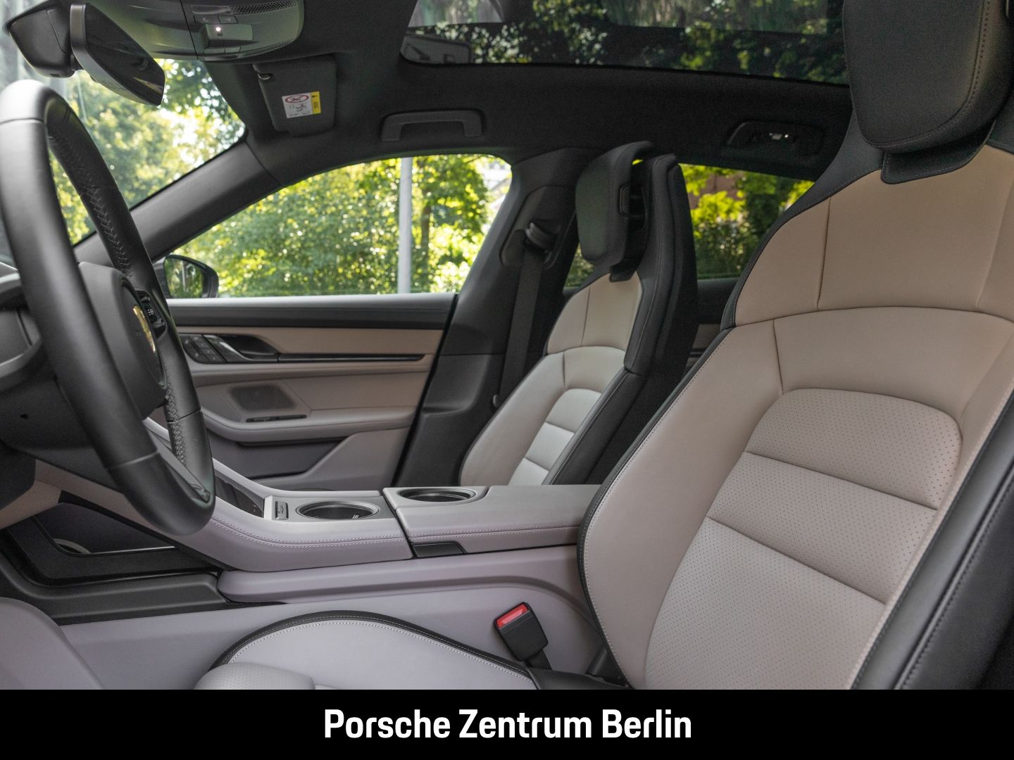Porsche Taycan 4 Cross Turismo HD-Matrix Offroad Paket