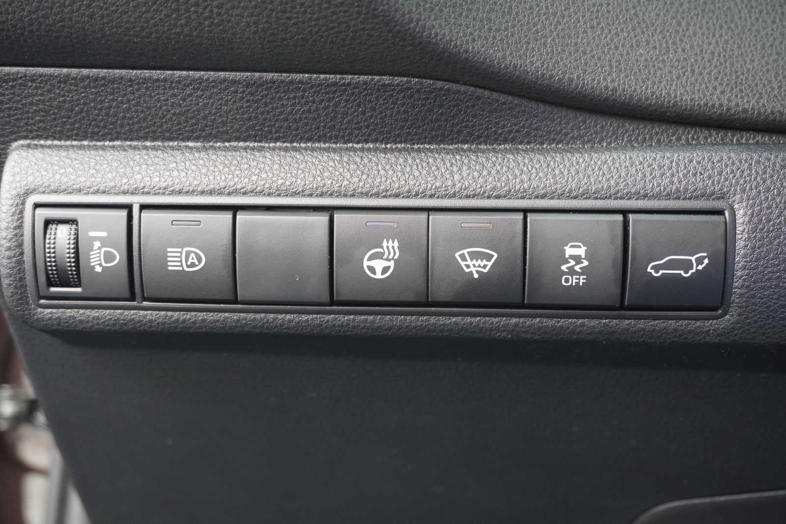 Toyota Corolla 2.0 Hybrid Lounge - Samsaru's Car Outlet