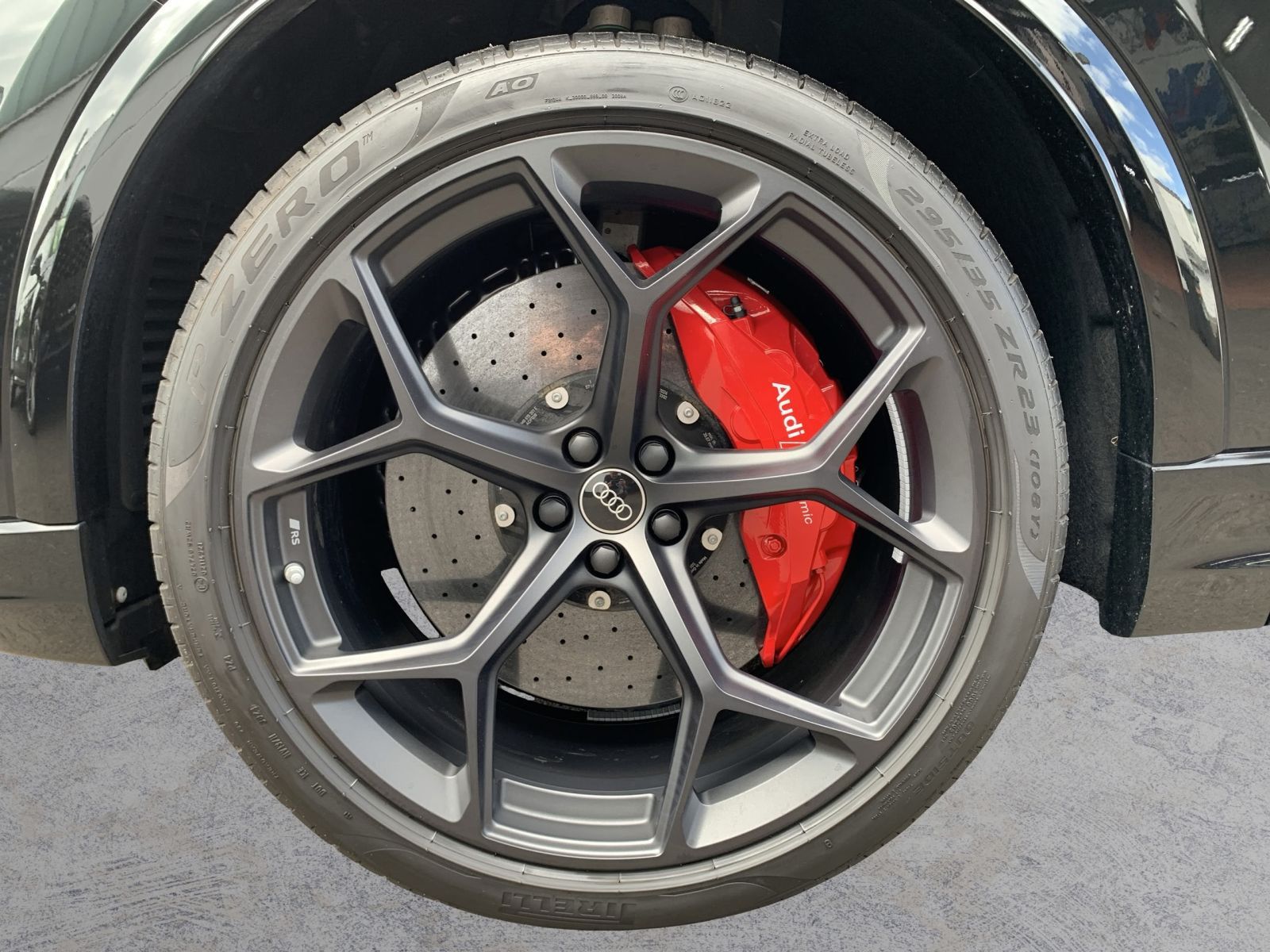 Audi RSQ8 PERFORMANCE 305KM/H+PANO+360°+AHK+KERAMIK+H