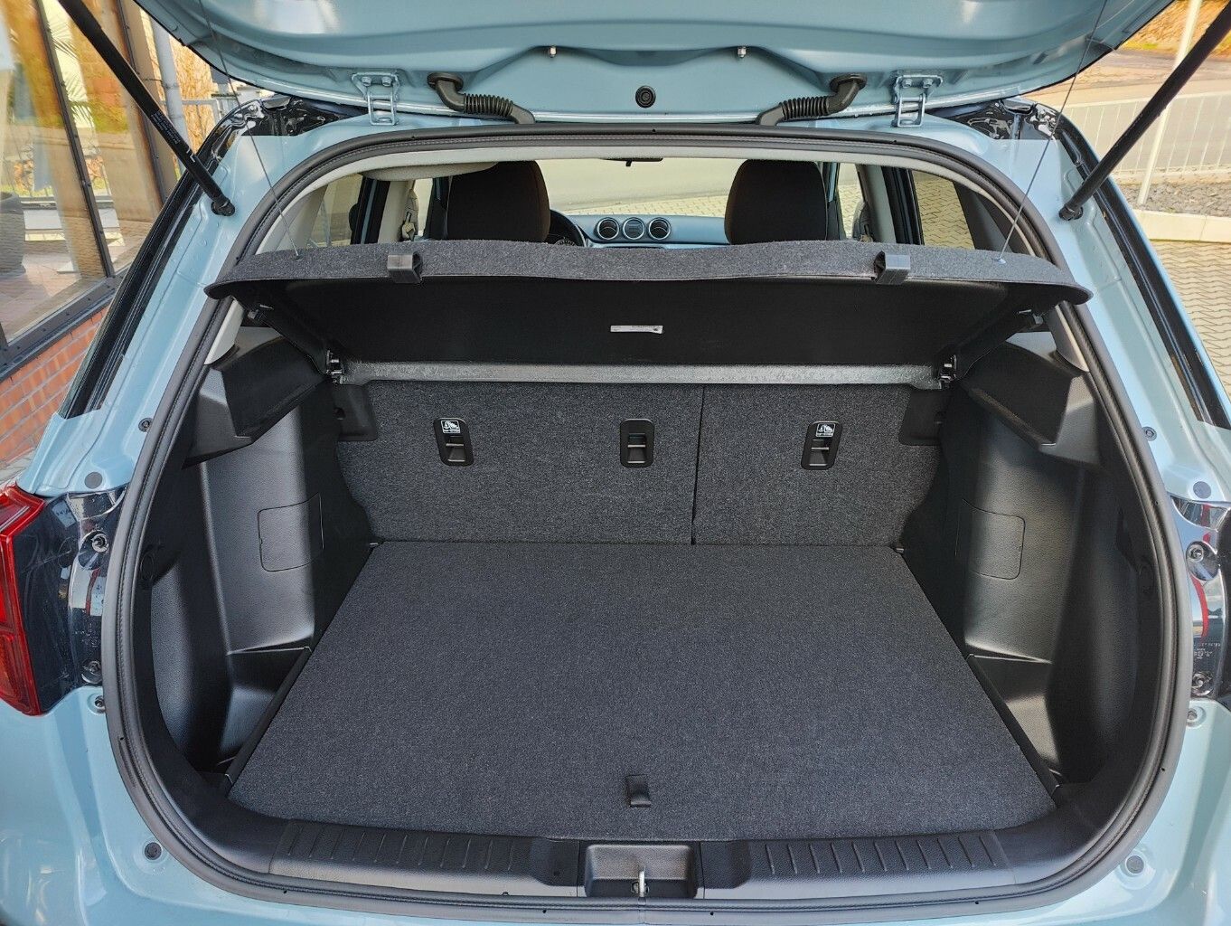 Suzuki Vitara 1.5 Hybrid Comfort 4x4 - Samsaru's Car Outlet