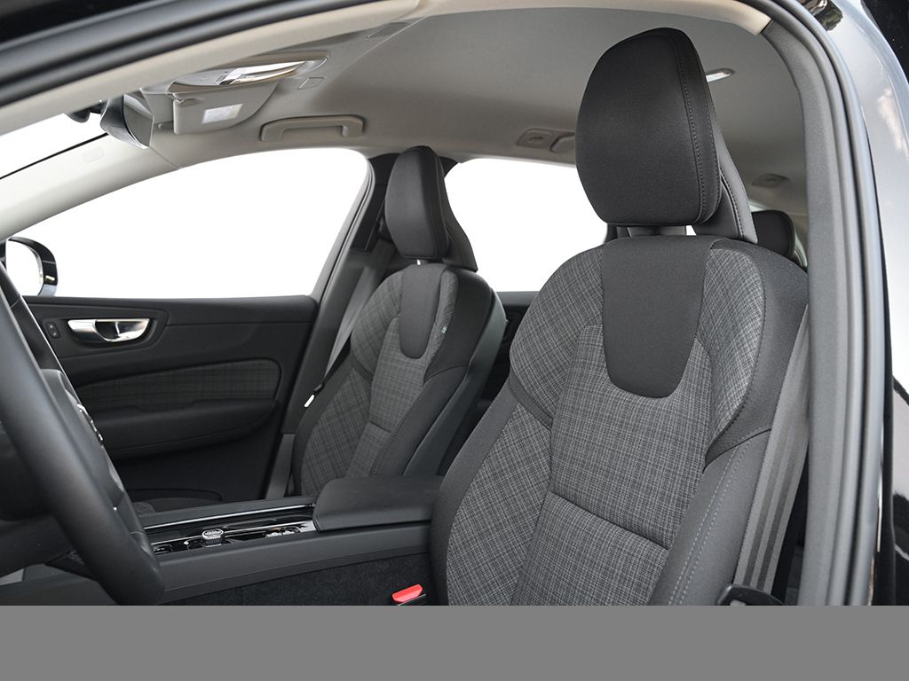 Volvo XC 60 B4 2 WD Core - Samsaru's Car Outlet