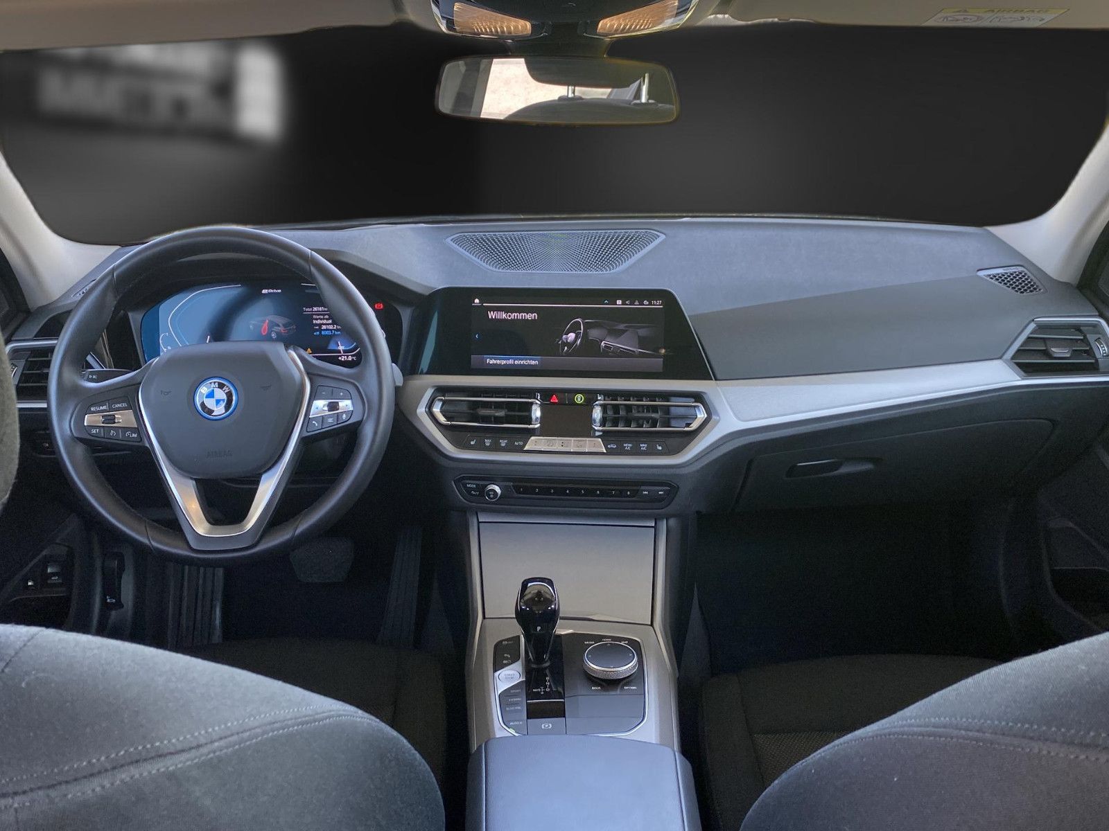 BMW 330 e - Samsaru's Car Outlet