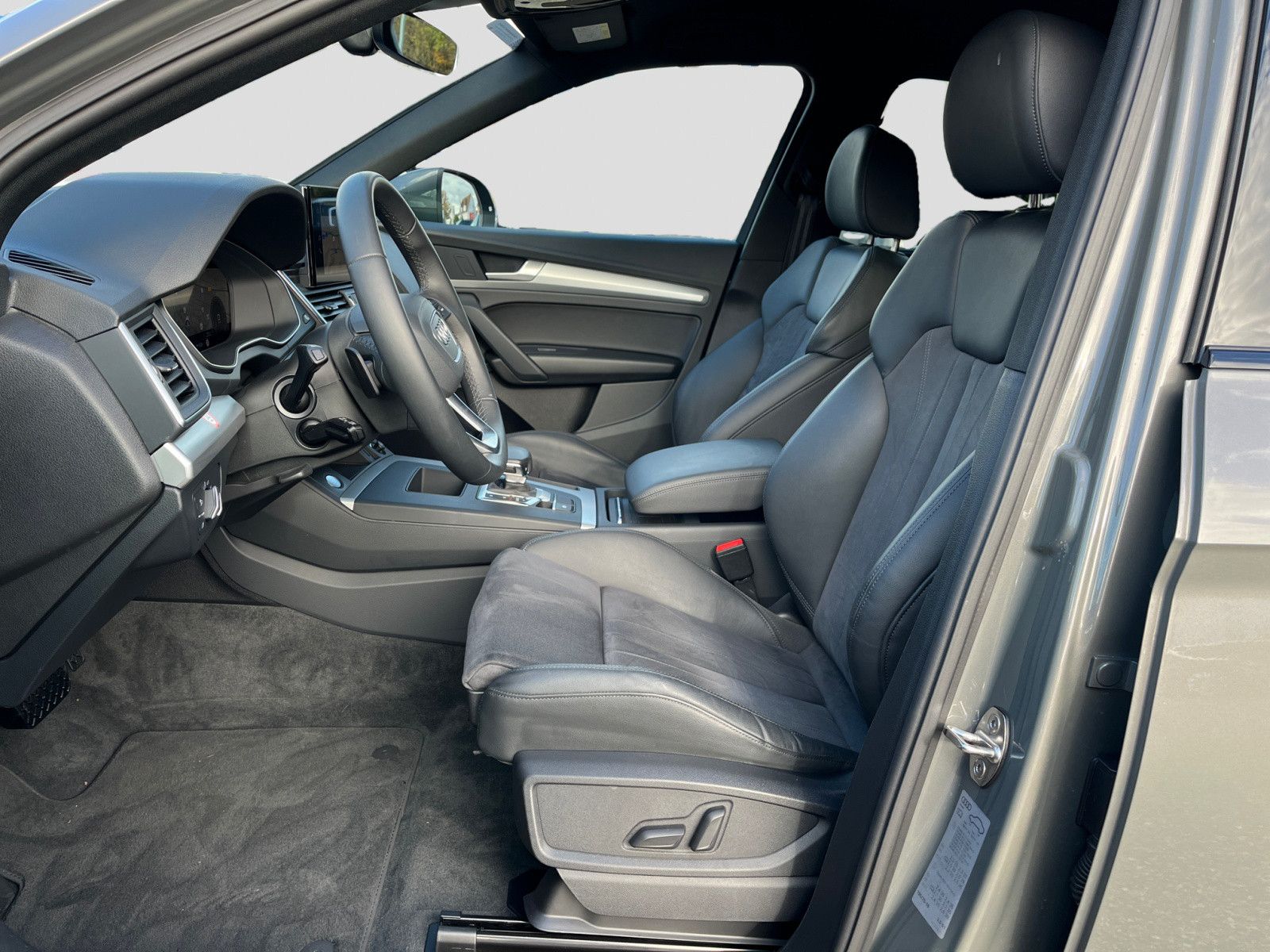 Audi Q5 40 TDI quattro s-line s-tronic - Samsaru's Car Outlet