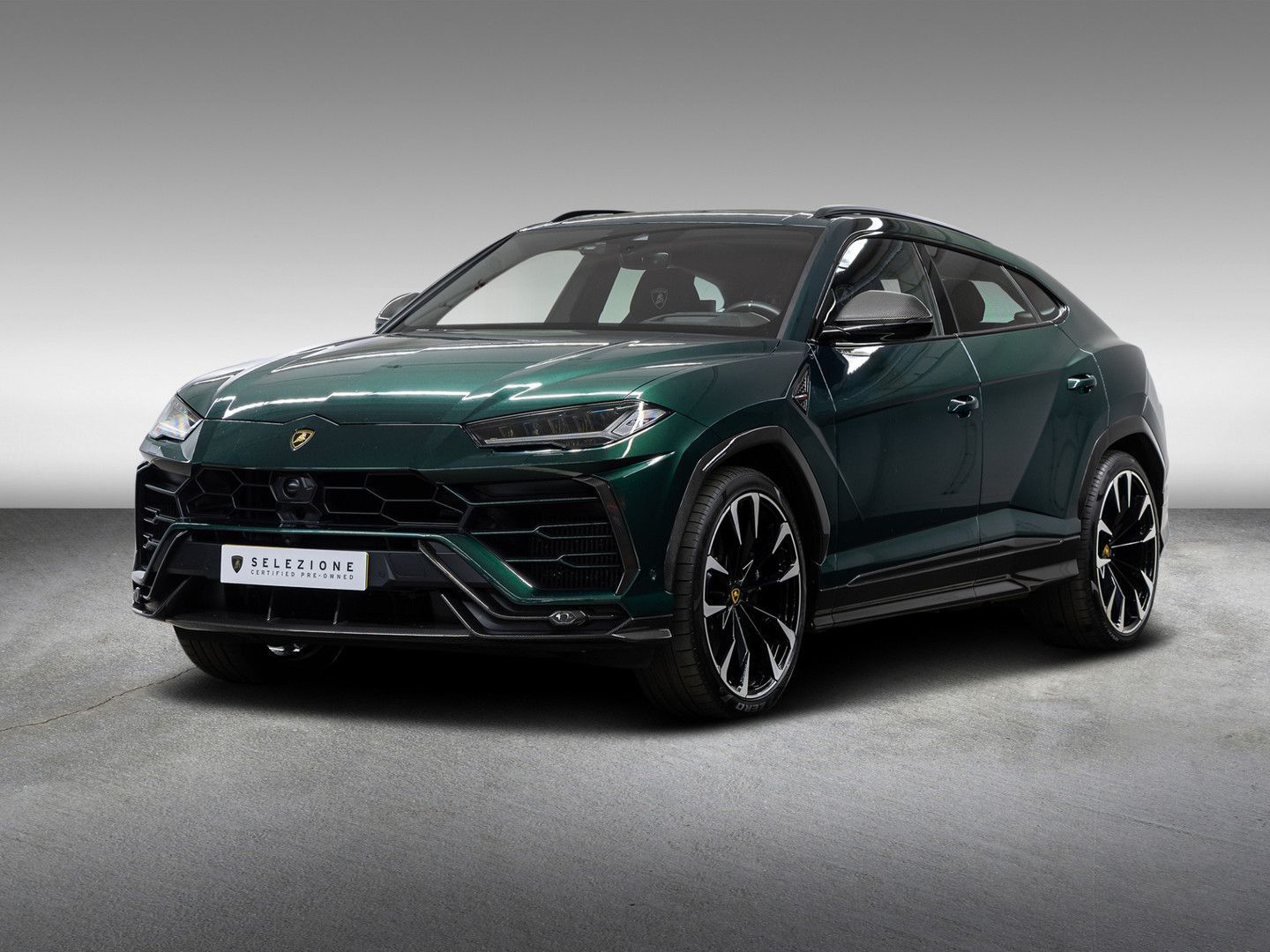 Lamborghini Urus - Samsaru's Car Outlet