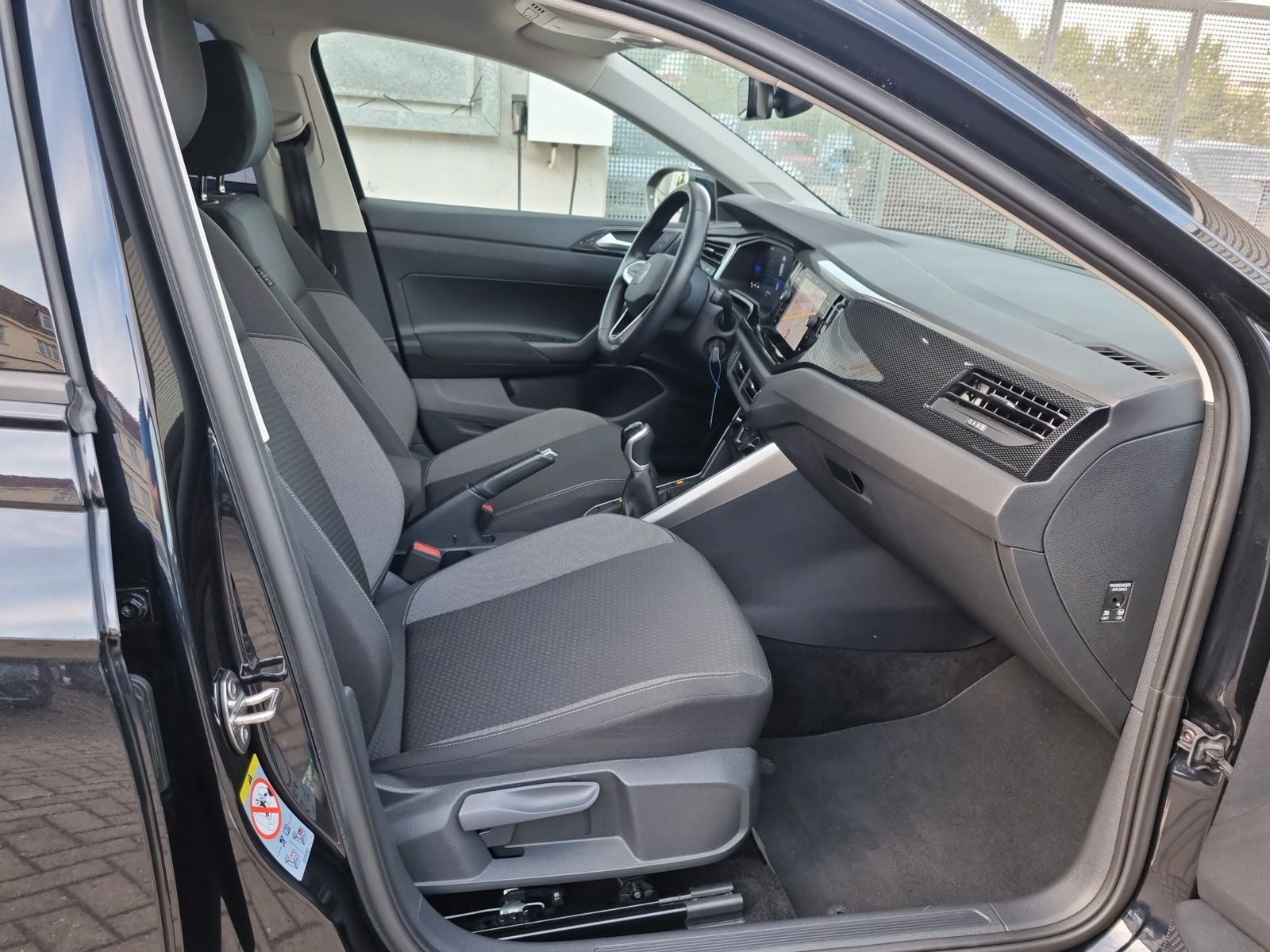 Volkswagen Taigo 1.0 TSI Life - Samsaru's Car Outlet