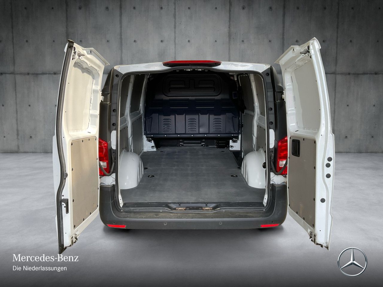 Mercedes-Benz Vito eVito 111 KA Lang - Samsaru's Car Outlet