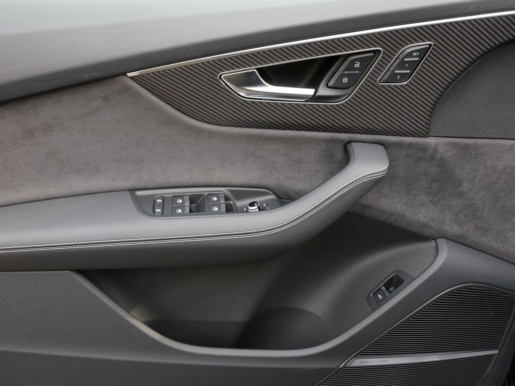 Audi Q7 50 TDI S line Matrix Panorama B&O Headup AHK