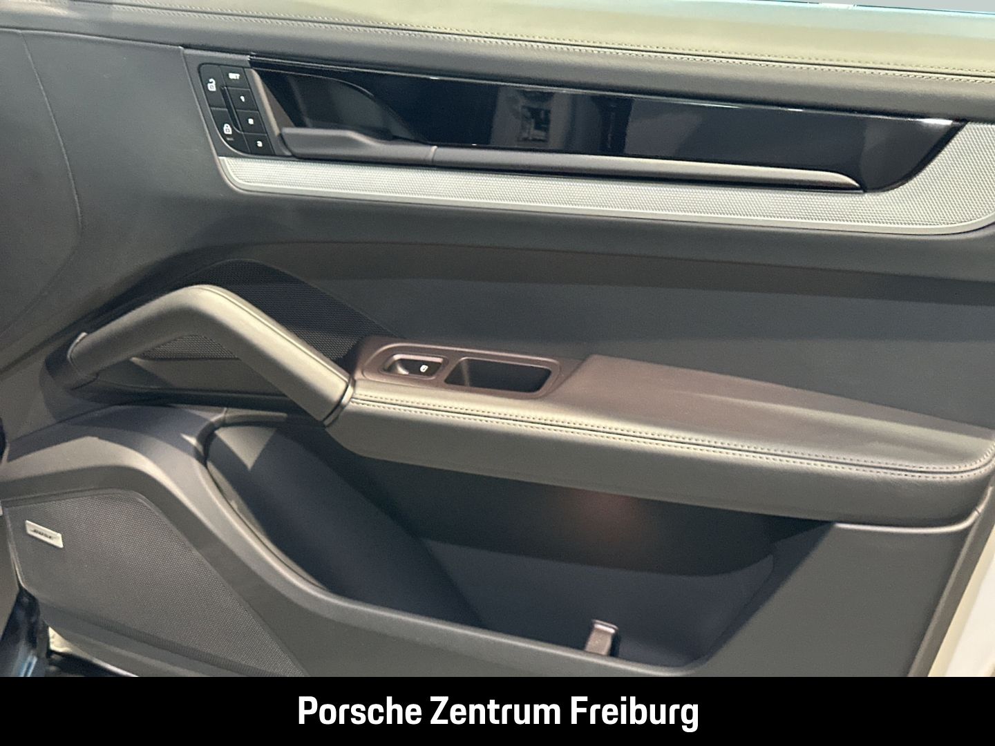 Porsche Cayenne Surround-View BOSE Luftfederung LED