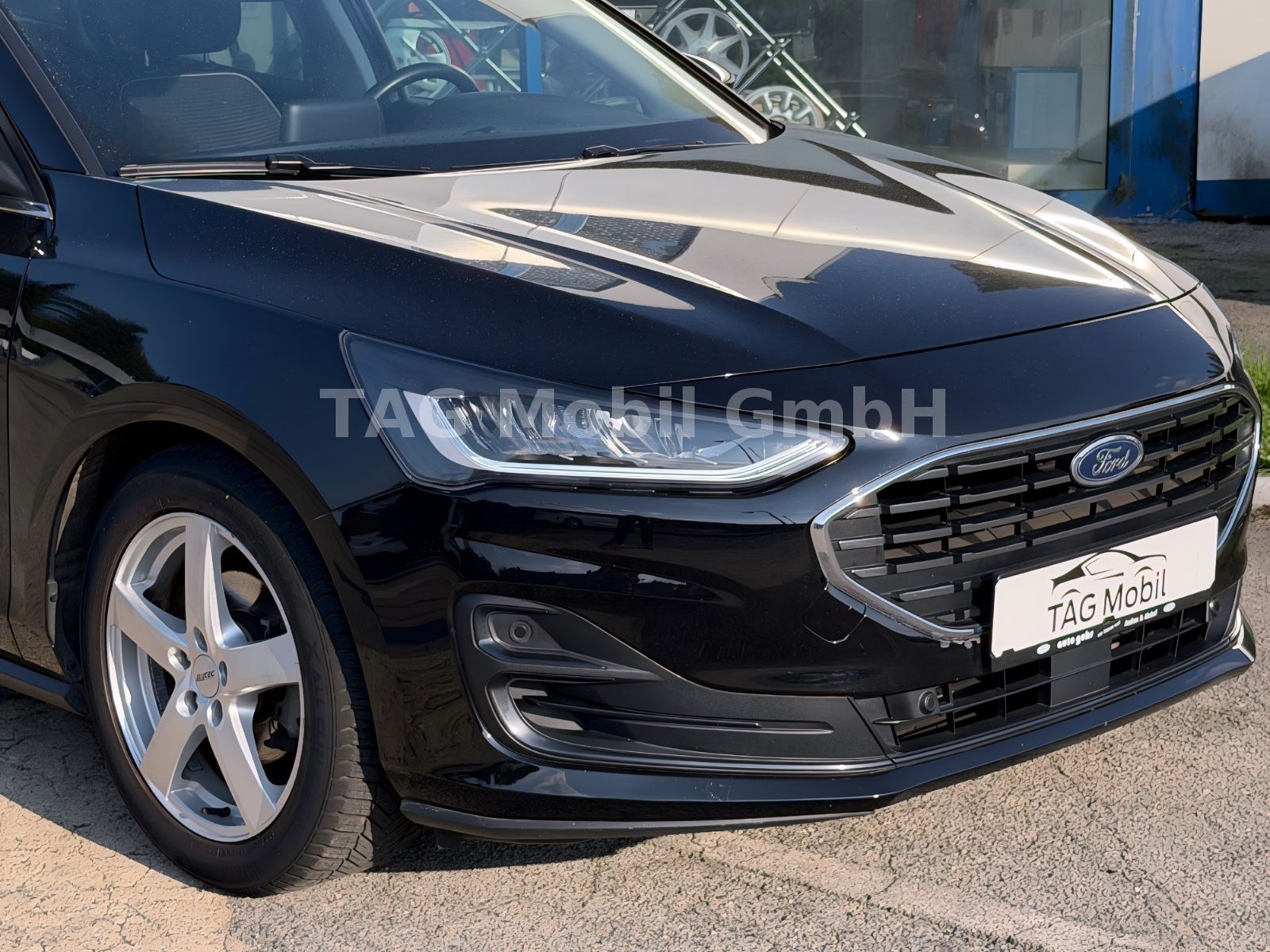 Ford Focus Titanium Turnier *TWA*LED*NAVI*SHZ*