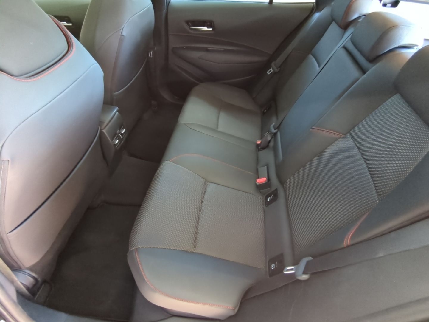 Toyota Corolla Touring Sports 2.0 Hybrid - Samsaru's Car Outlet