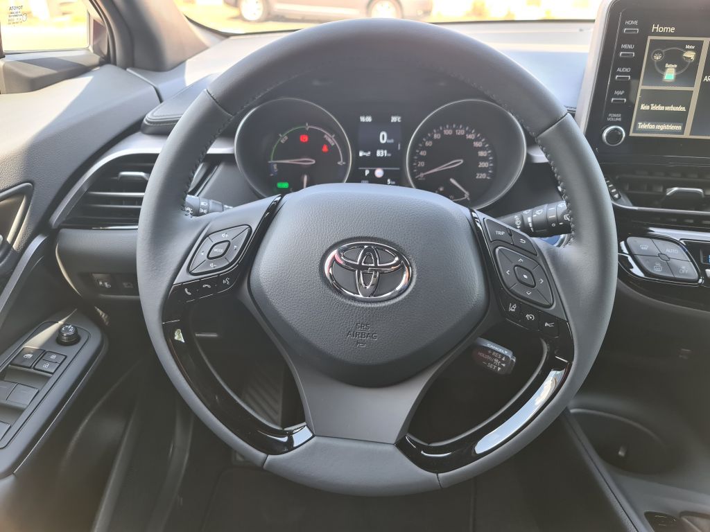 Toyota C-HR Hybrid Flow - Samsaru's Car Outlet