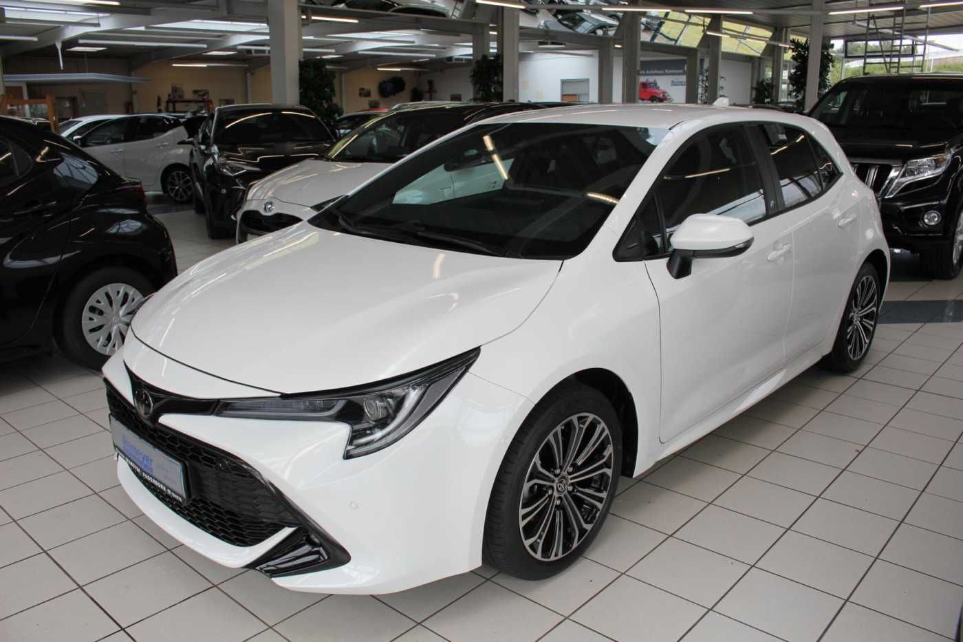 Toyota Corolla 1.8 Hybrid Team - Samsaru's Car Outlet