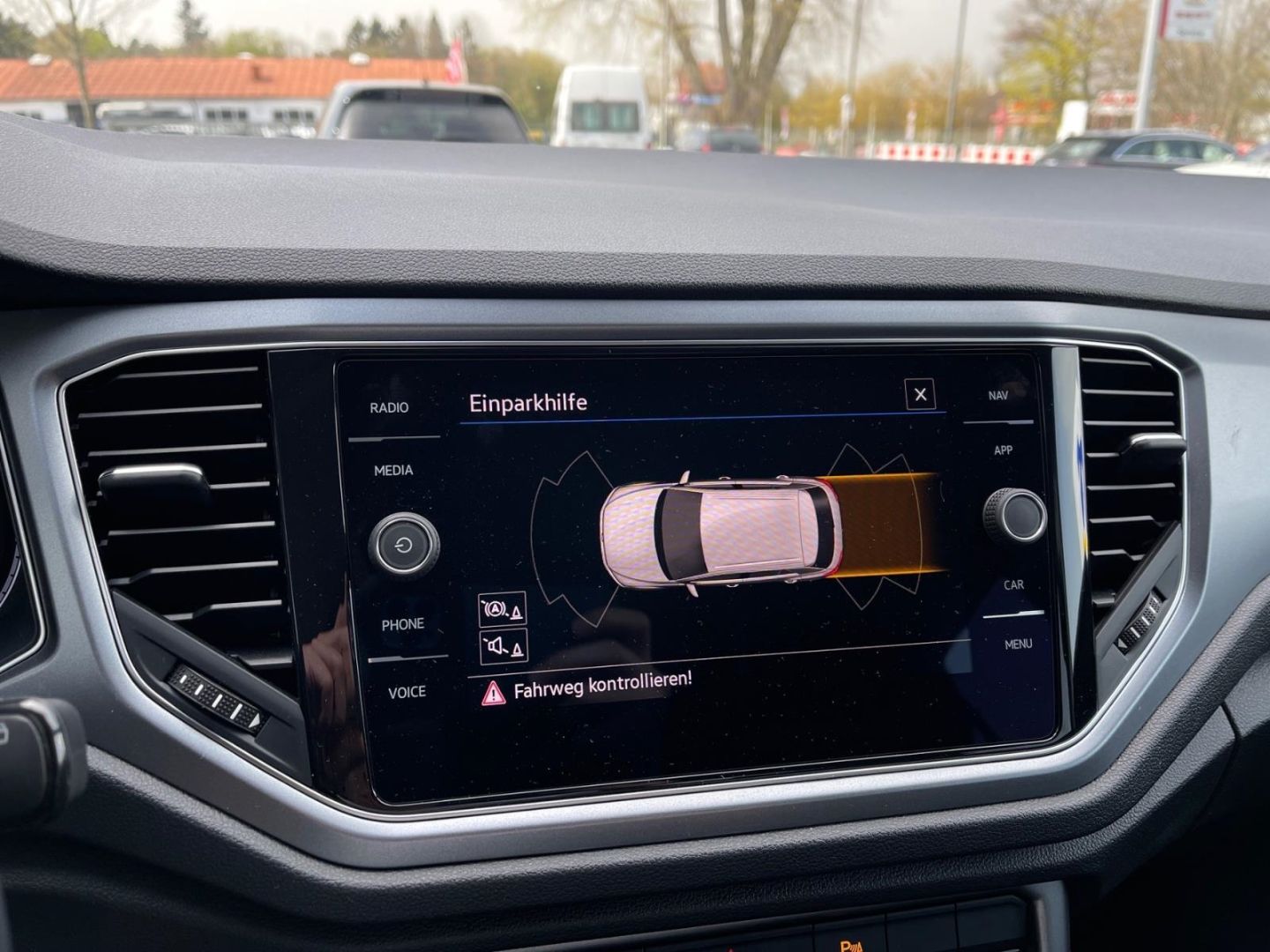 Volkswagen T-Roc Active 2.0 TDI DSG - Samsaru's Car Outlet