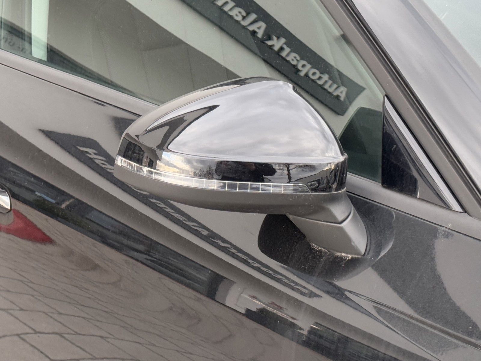 Audi A4 Av.40 TDI quattro advanced - Samsaru's Car Outlet