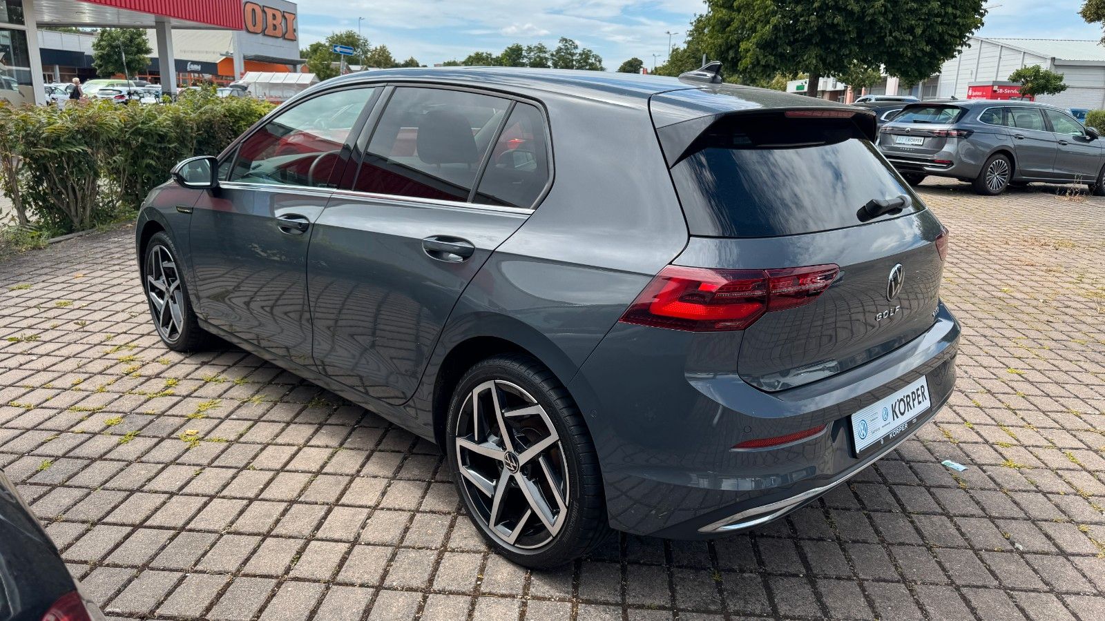 Volkswagen Golf VIII Lim. Style eTSI - Samsaru's Car Outlet
