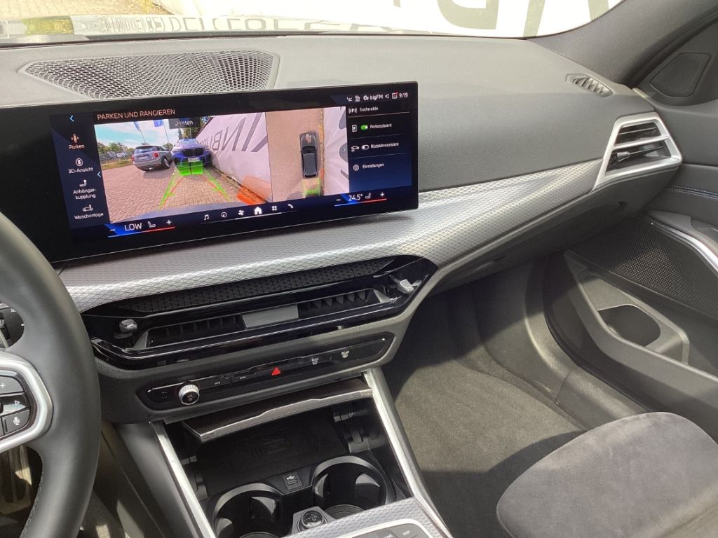 BMW 330 i xDrive Tour M-Sport Pano AHK 19''SRneu HUD
