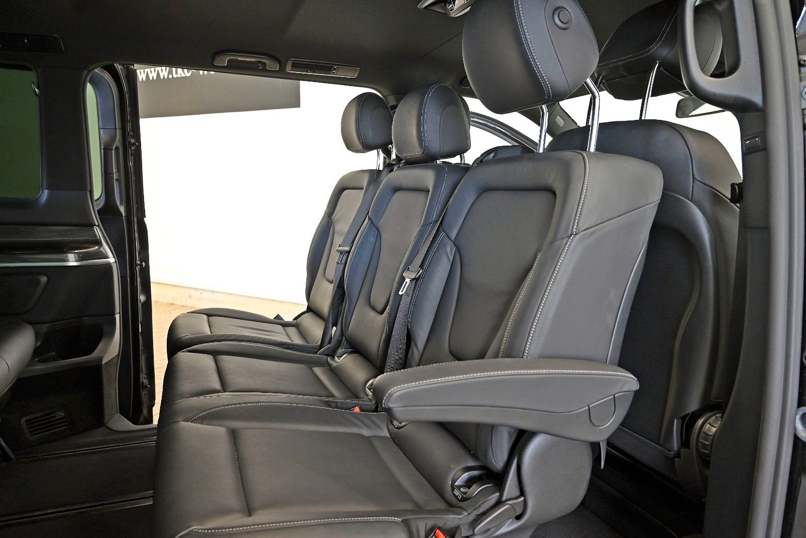 Mercedes-Benz V 300 d 4x4 AVANTGARDE - Samsaru's Car Outlet