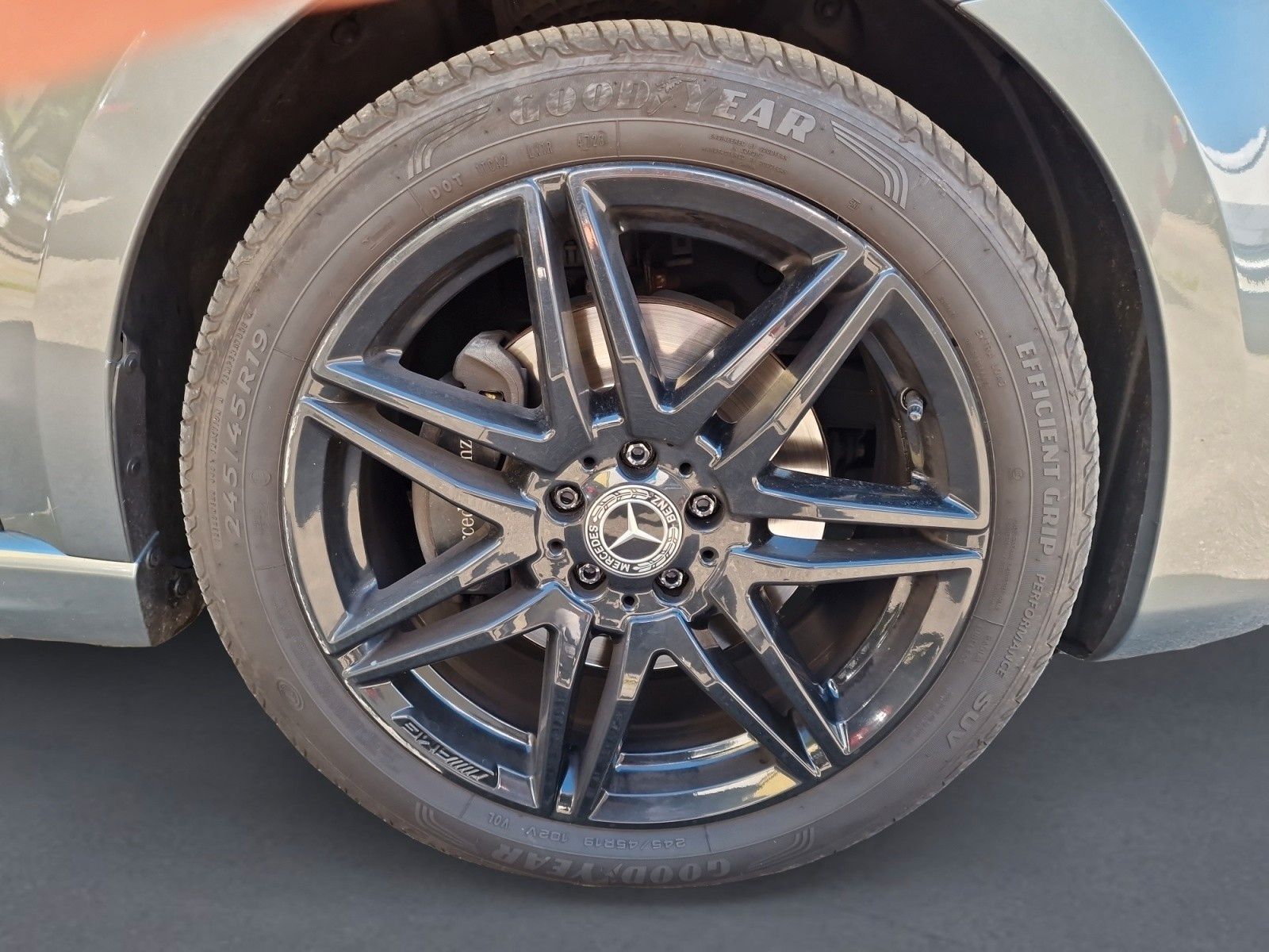 Mercedes-Benz V250d AMG-LINE - Samsaru's Car Outlet
