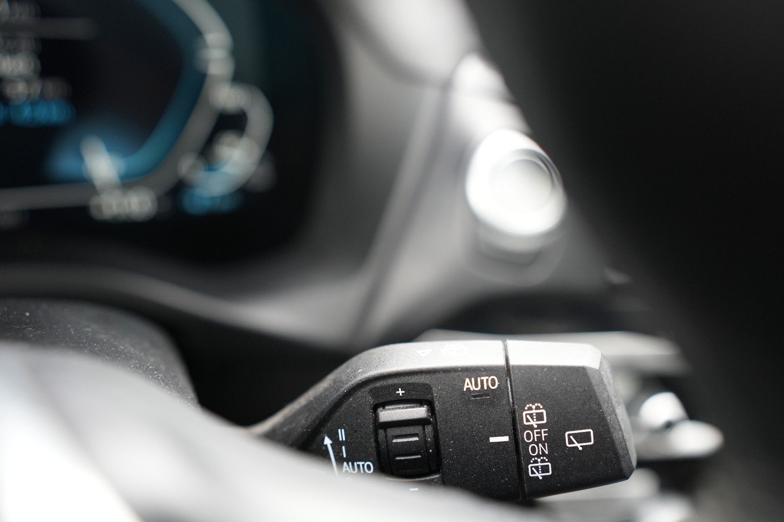 BMW X3 30e X Line xDrive*LED*AHK*PANO*NAV*HEADUP*