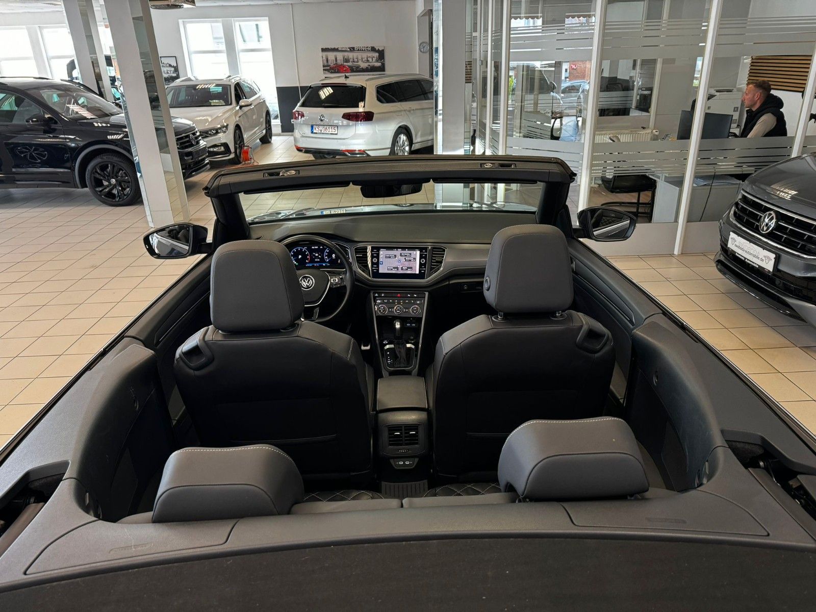 Volkswagen T-Roc R-Line - Samsaru's Car Outlet