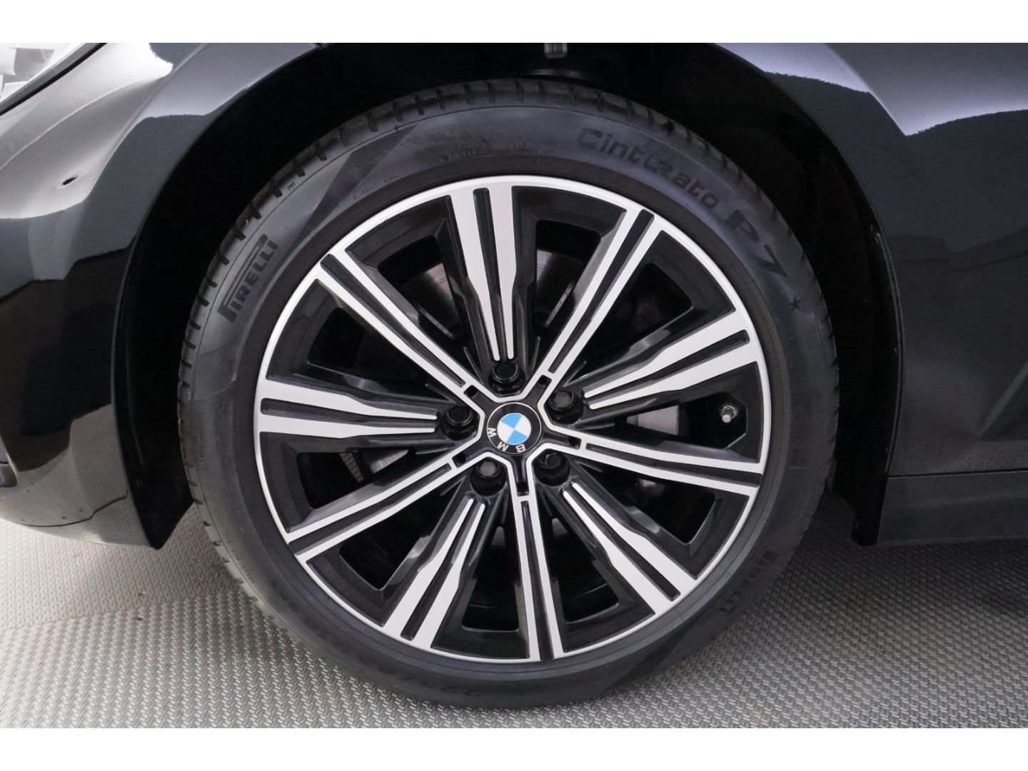 BMW 330 i Touring Steptronic Sport Line - Samsaru's Car Outlet