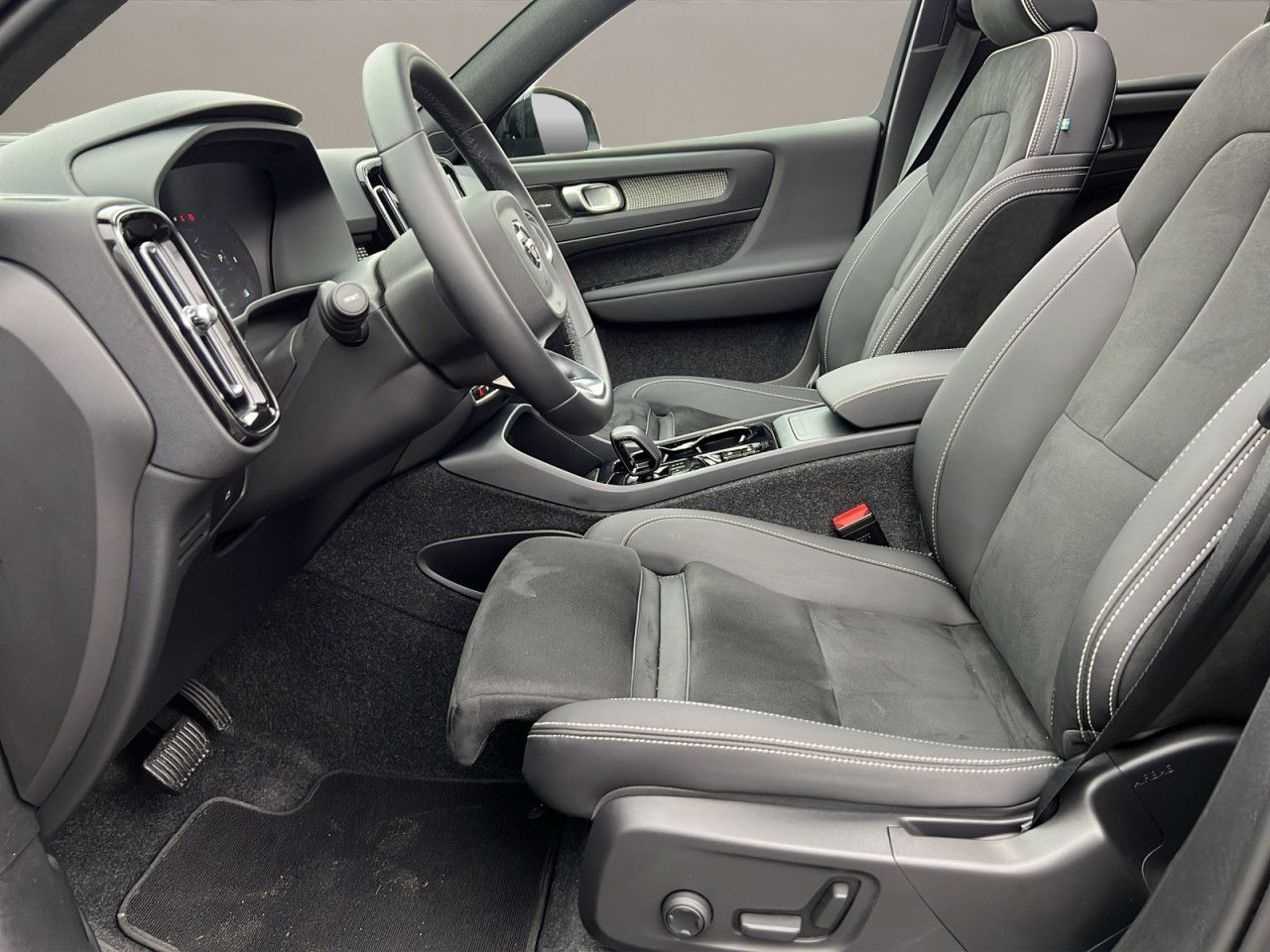 Volvo XC40 B3 Ultra Black Edition AHK BUSINESS PAKET