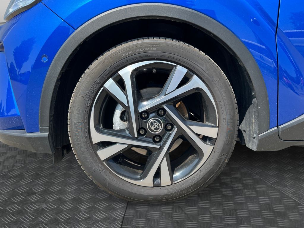 Toyota C-HR Hybrid Team - Samsaru's Car Outlet