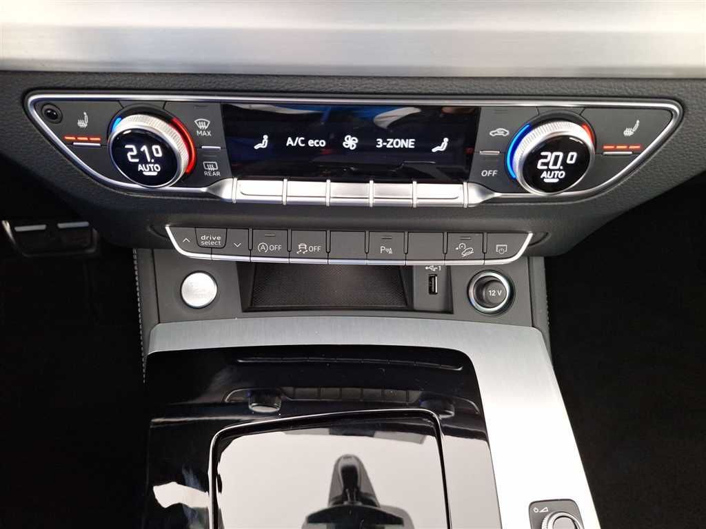 Audi Q5 S line 45 2.0 TFSI quattro S-tronic MatrixLED