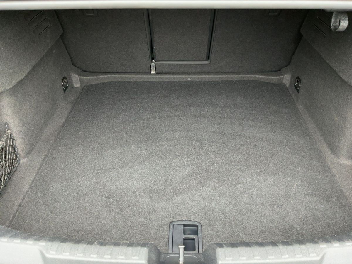 Audi A3 Limousine 30 TFSI S-TR 5JG+LED+NAV+AHK+ACC+VC