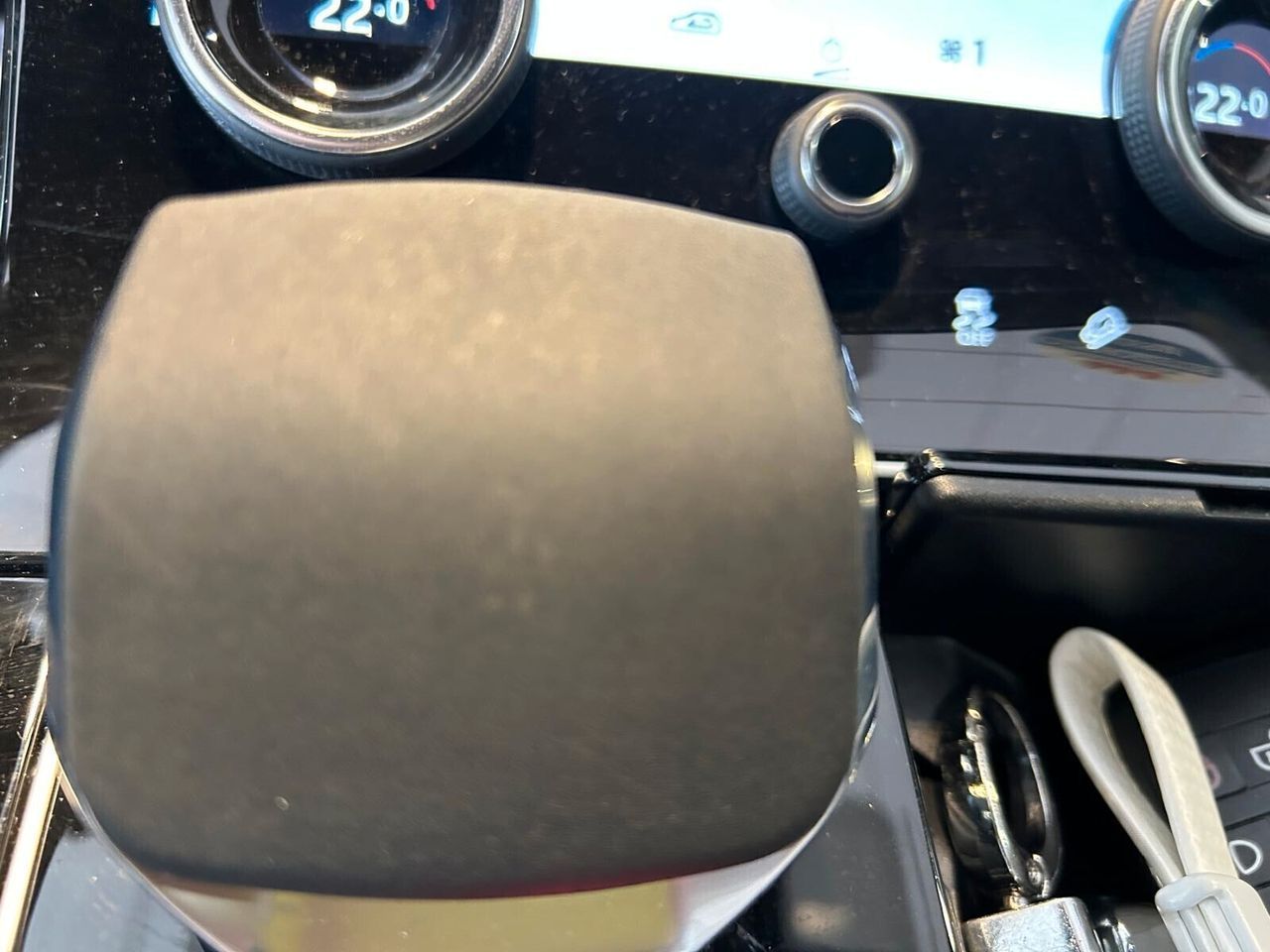 Range Rover Velar R-DYNAMIC S 2.0D - Samsaru's Car Outlet