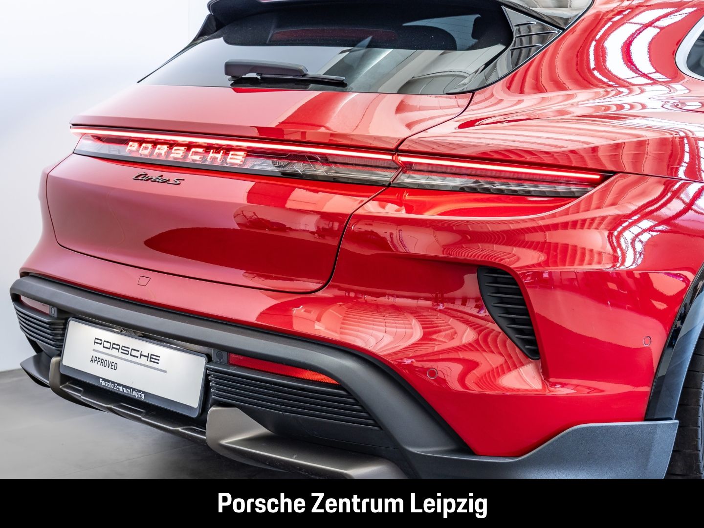 Porsche Taycan Turbo S Cross Turismo Burmester PCCB