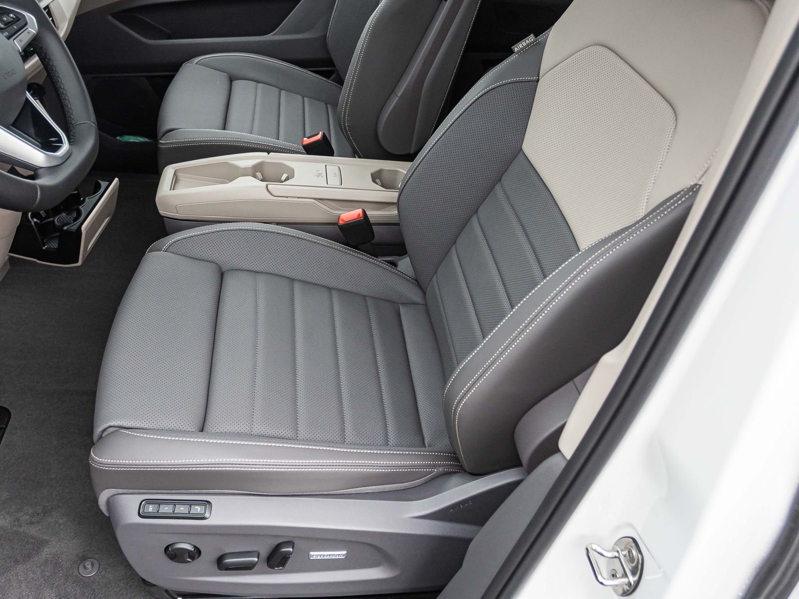 Volkswagen T7 Multivan Edition 2.0l 150kW TSI | Pano | AHK
